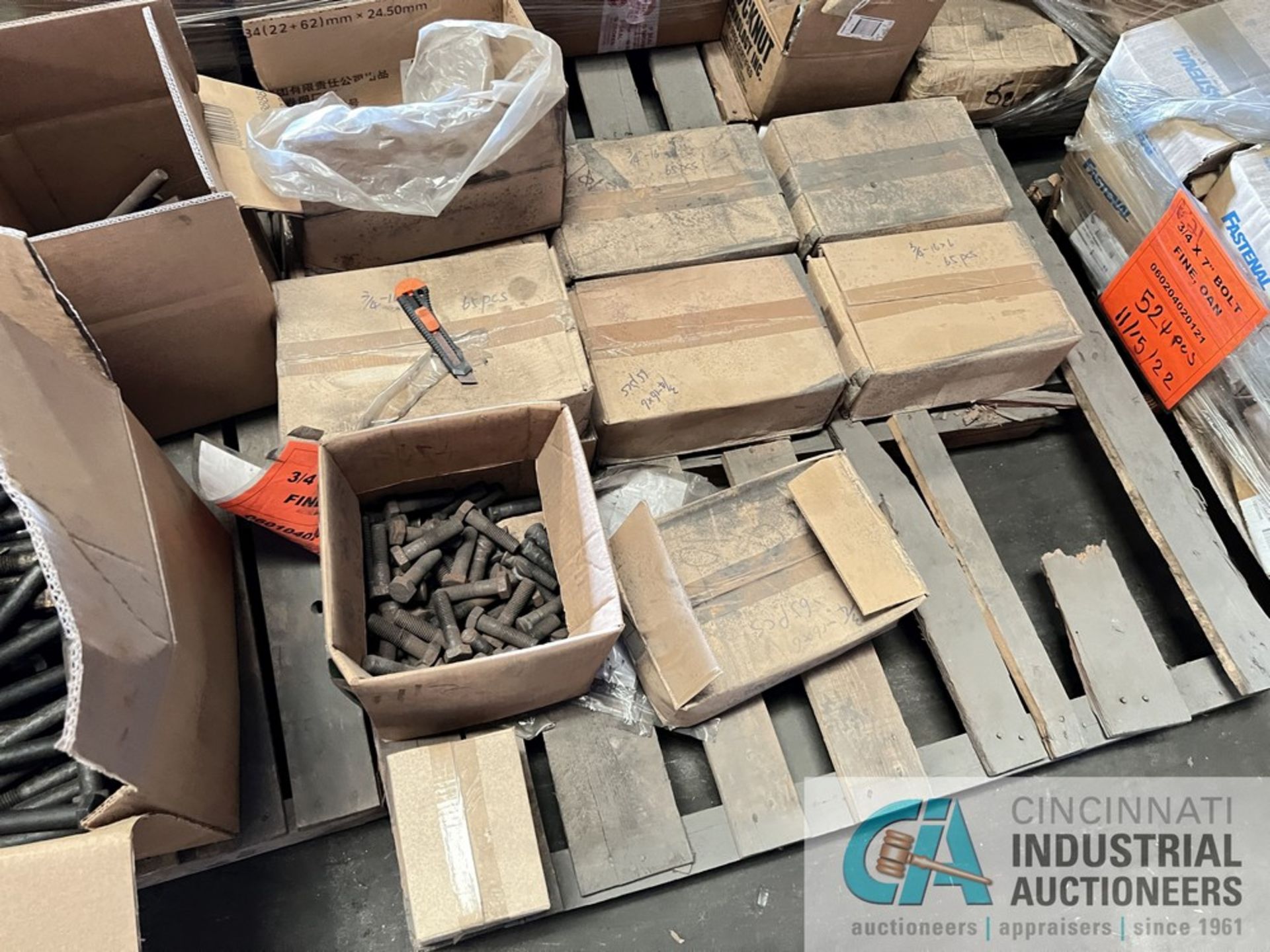 SKIDS MISCELLANEOUS HARDWARE INVENTORY OF NUTS AND BOLTS - Bild 4 aus 9