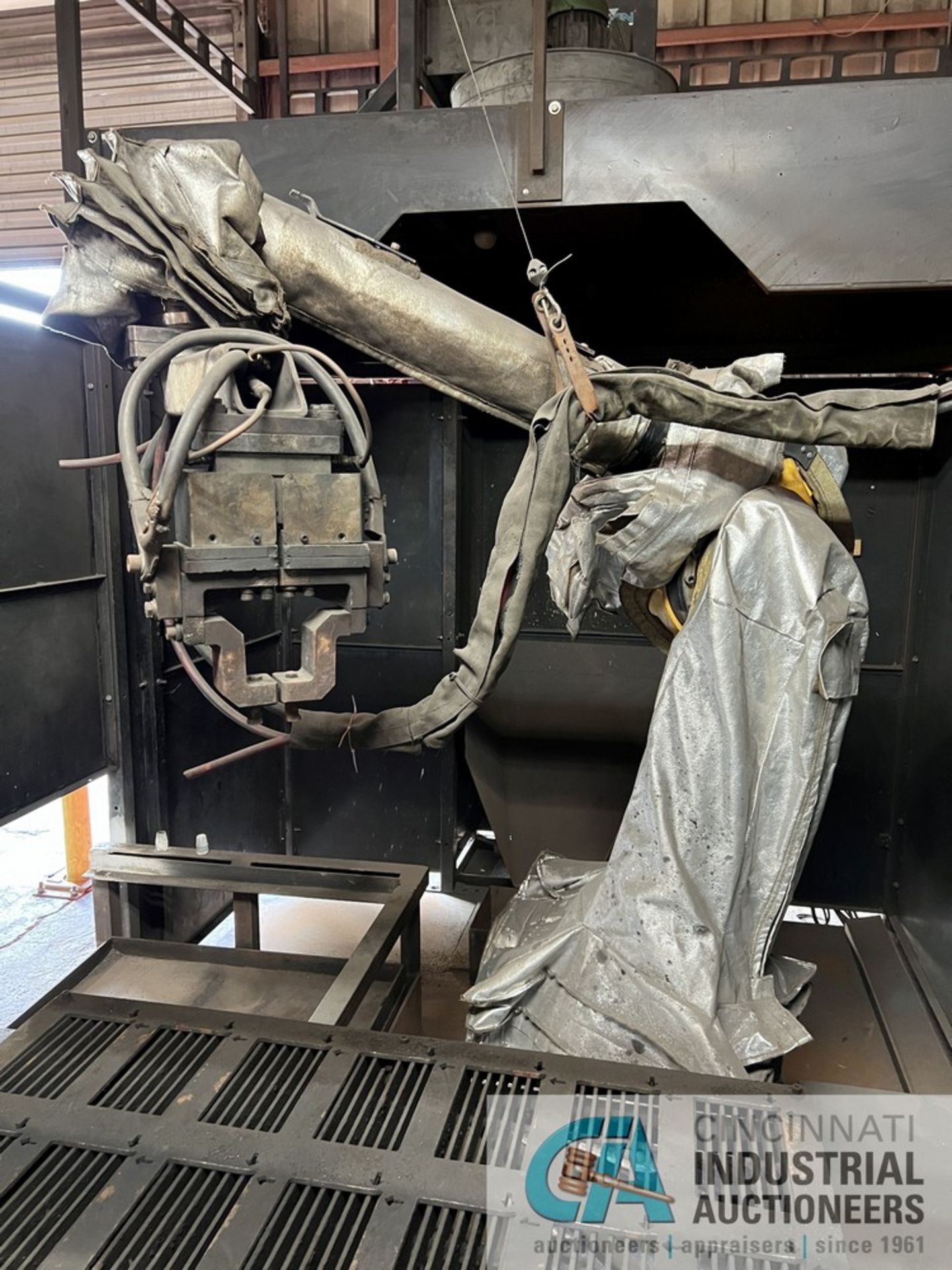 FANUC-LINCOLN PICK AND PLACE ROBOTIC WELDING CELL; TENNESSEE RAND INTEGRATOR, COMPLETE SKID MOUNT - Image 8 of 25