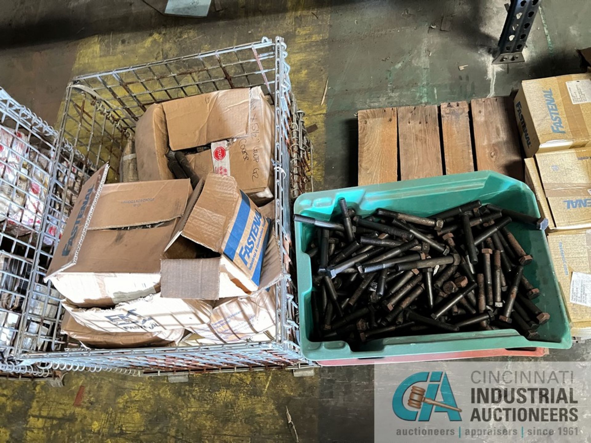 SKIDS MISCELLANEOUS HARDWARE INVENTORY OF NUTS AND BOLTS - Bild 6 aus 7
