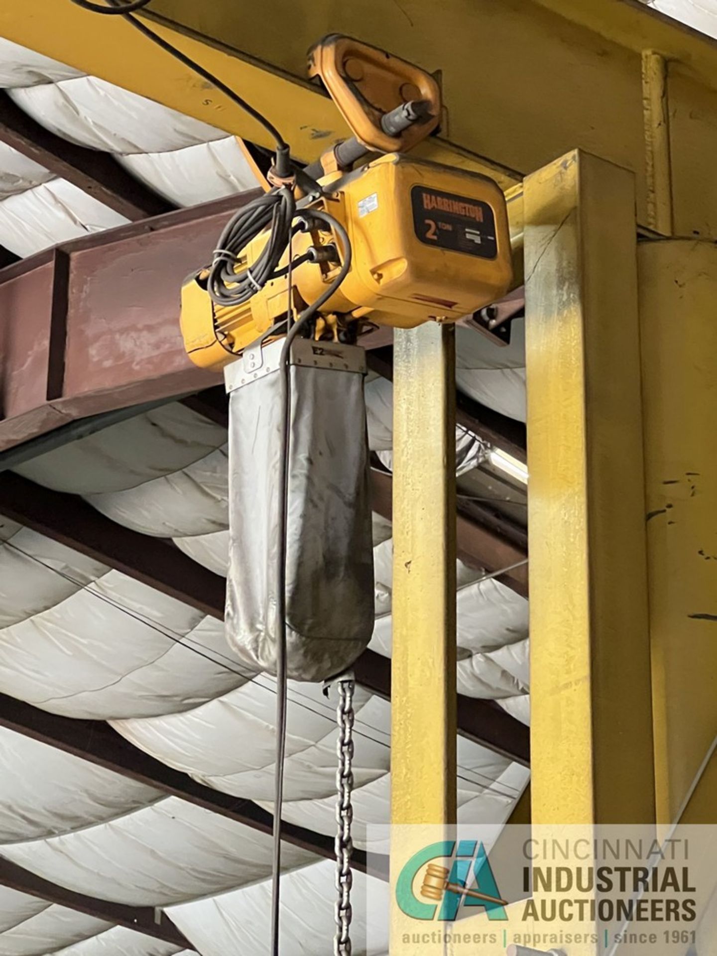 2 TON CAPACITY X 18' ARM US CRANE AND HOIST ROTATING JIB CRANE WITH 2 TON HARRINGTON PENDANT CONTROL - Image 3 of 5