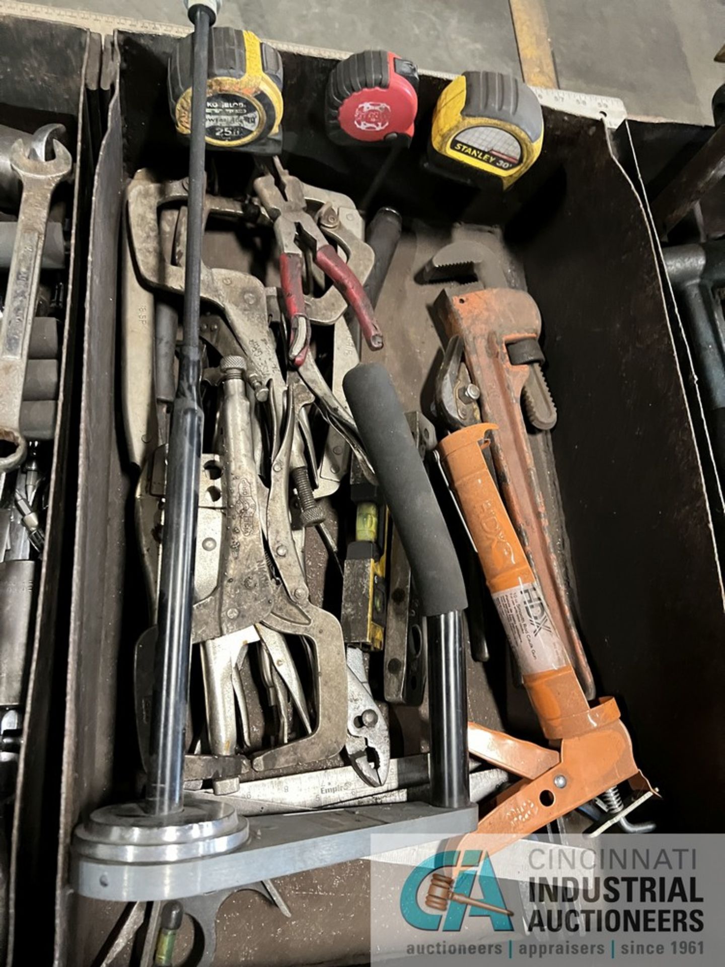 (LOT) MISCELLANEOUS HAND TOOLS - Image 3 of 3