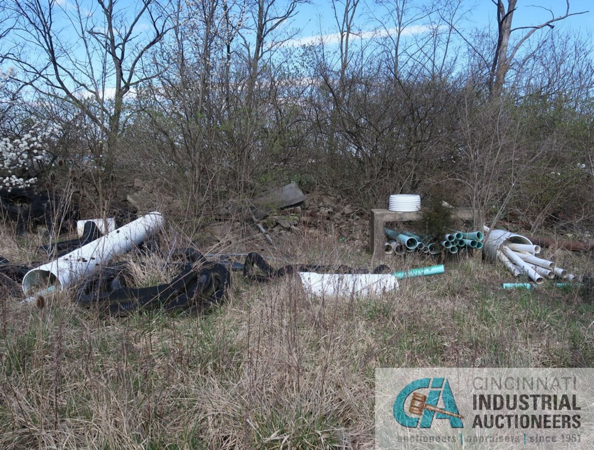 (LOT) MISCELLANEOUS PVC PIPE **LOCATED AT 900 LICKING PIKE, WILDER, KY 41076** - Image 3 of 7
