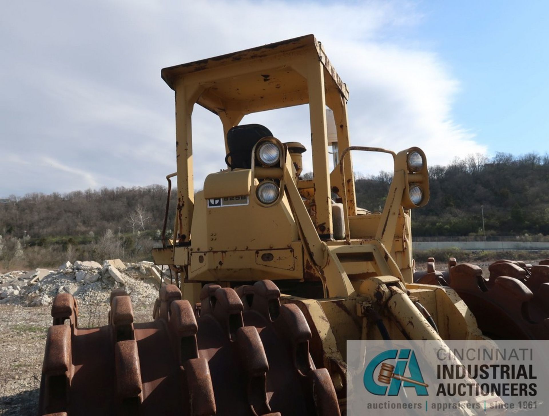 CATERPILLAR MODEL 825B SHEEPS FOOT COMPACTOR; S/N N/A (NEW 1973), 168" STRAIGHT BLADE, 46" WIDE - Image 8 of 16