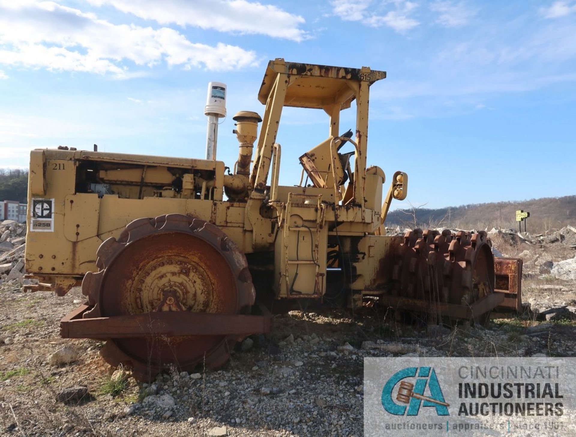 CATERPILLAR MODEL 825B SHEEPS FOOT COMPACTOR; S/N N/A (NEW 1973), 168" STRAIGHT BLADE, 46" WIDE - Image 3 of 16