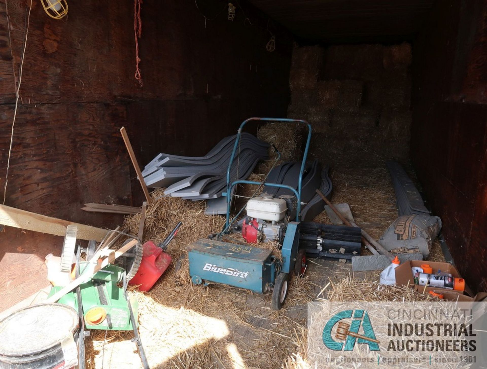 (LOT) CONTENTS ONLY - BLUEBIRD POWER LAWN SEEDER, FERTILIZER SPREADER AND STRAWBALES AND FOAM STRIPS - Image 2 of 4