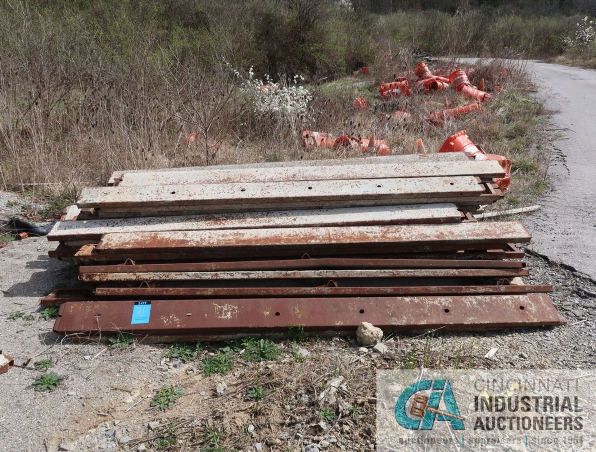 (LOT) 6" / 7" / 8" / 9" AND 10" X 10' CONCRETE FORMS **LOCATED AT 900 LICKING PIKE, WILDER, KY