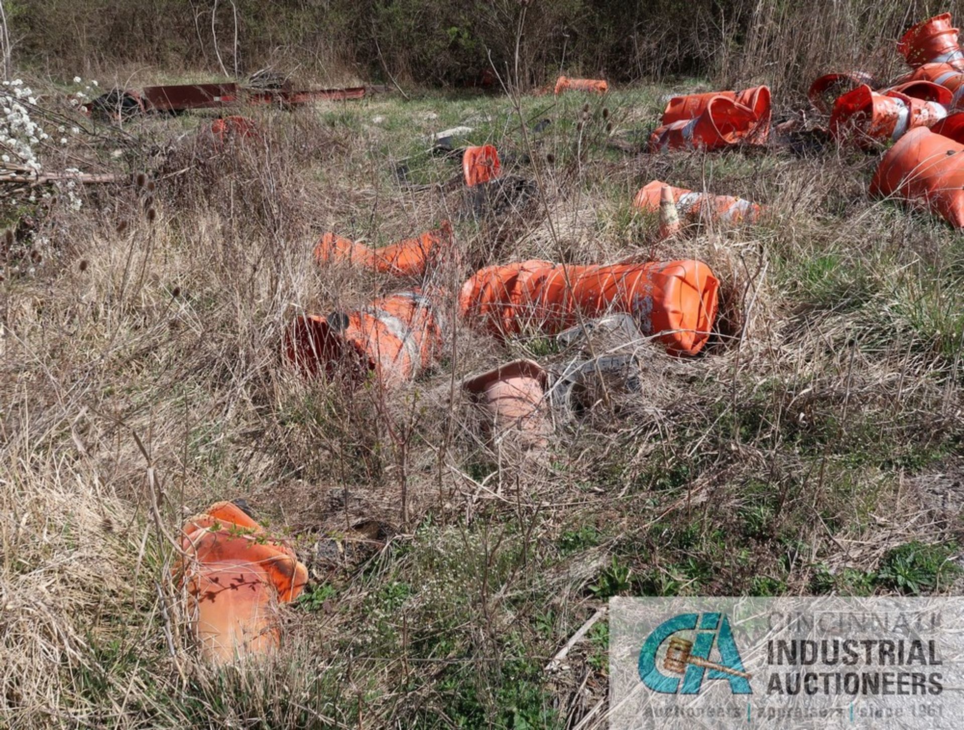 (LOT) ORANGE SAFETY BARRELS AND BASES **LOCATED AT 900 LICKING PIKE, WILDER, KY 41076** - Image 2 of 7
