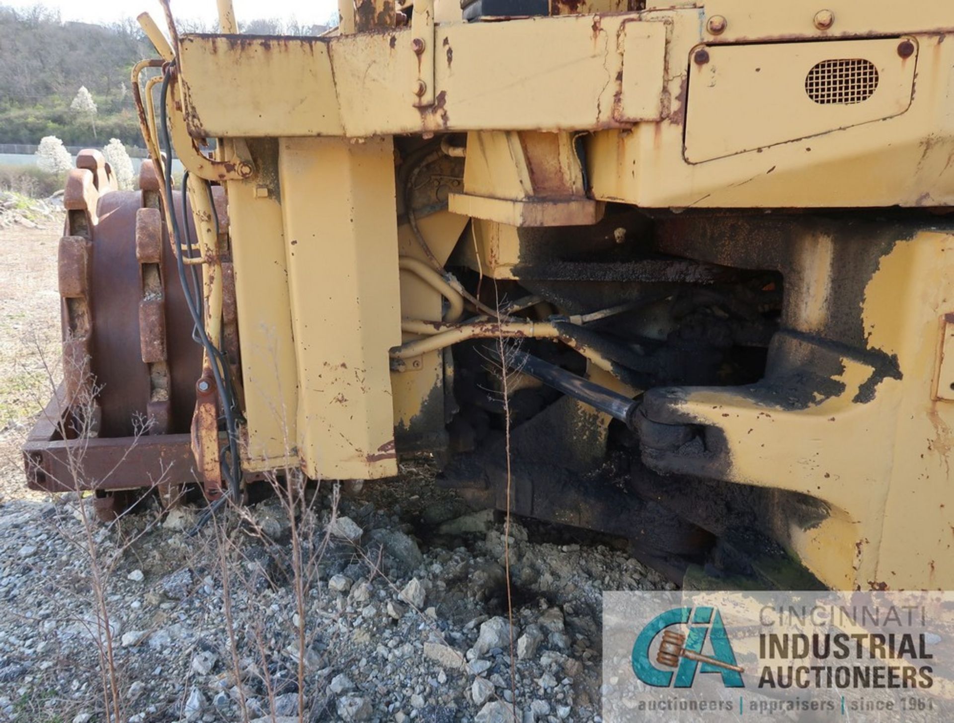 CATERPILLAR MODEL 825B SHEEPS FOOT COMPACTOR; S/N N/A (NEW 1973), 168" STRAIGHT BLADE, 46" WIDE - Image 9 of 16