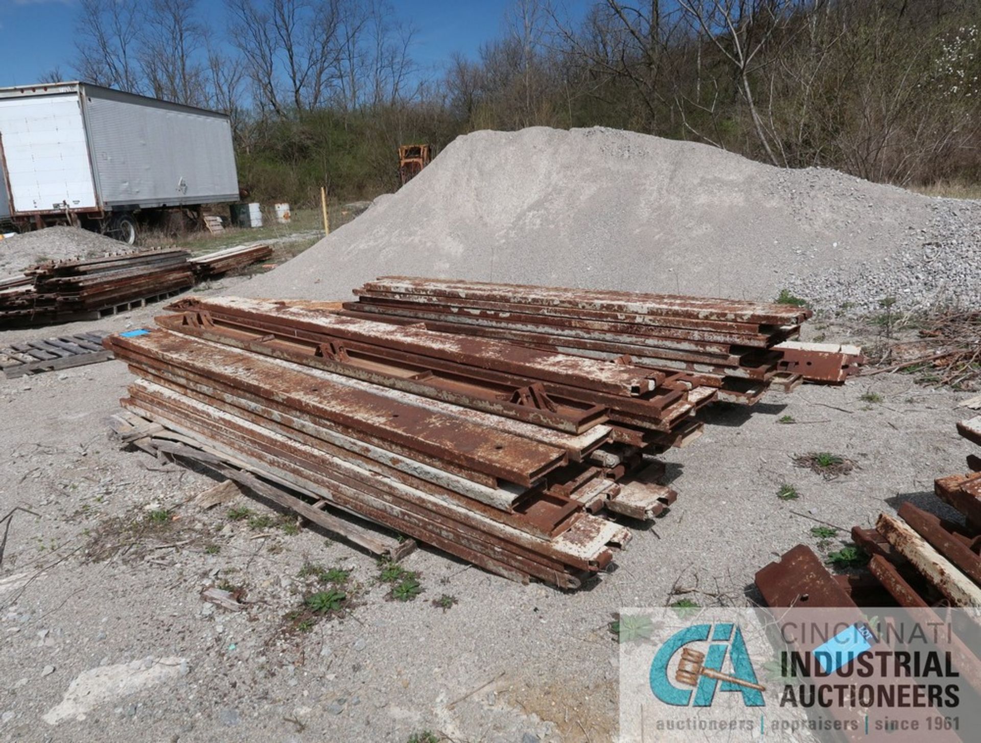 (LOT) 6" / 7" / 8" / 9" AND 10" X 10' CONCRETE FORMS **LOCATED AT 900 LICKING PIKE, WILDER, KY - Image 2 of 5
