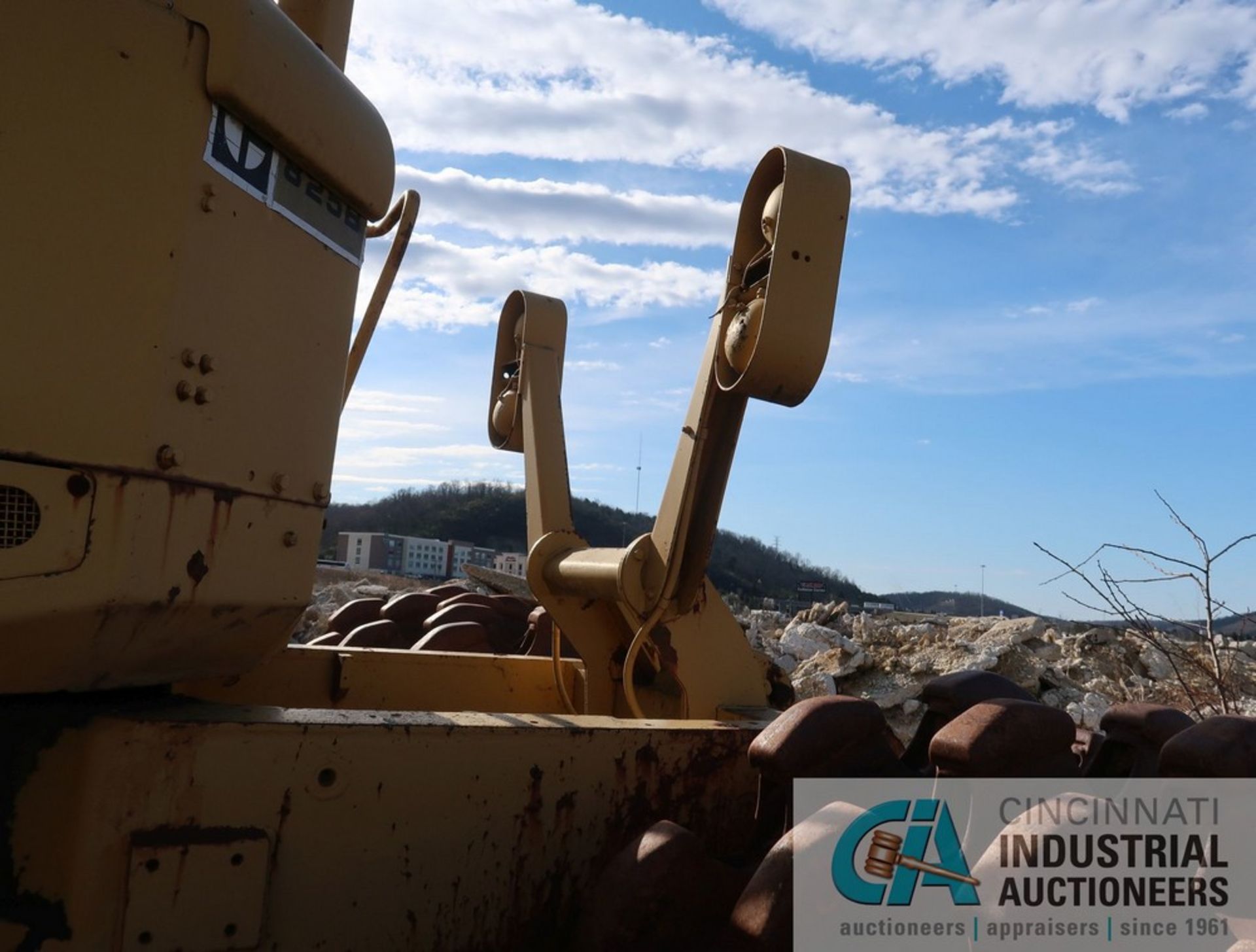 CATERPILLAR MODEL 825B SHEEPS FOOT COMPACTOR; S/N N/A (NEW 1973), 168" STRAIGHT BLADE, 46" WIDE - Image 10 of 16