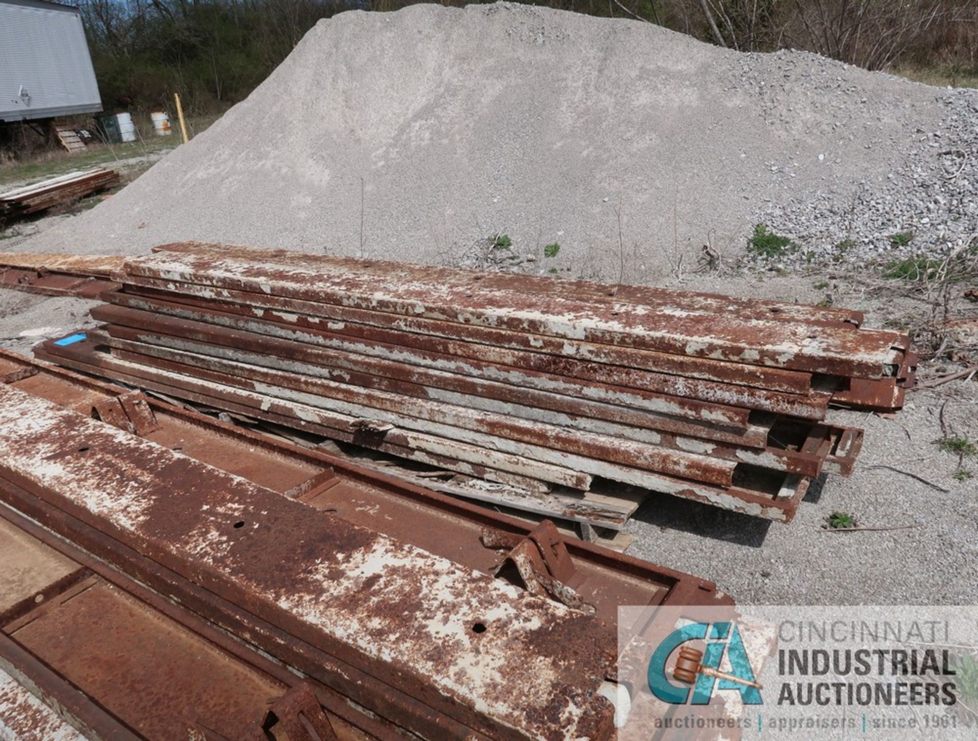 (LOT) 6" / 7" / 8" / 9" AND 10" X 10' CONCRETE FORMS **LOCATED AT 900 LICKING PIKE, WILDER, KY - Image 3 of 5
