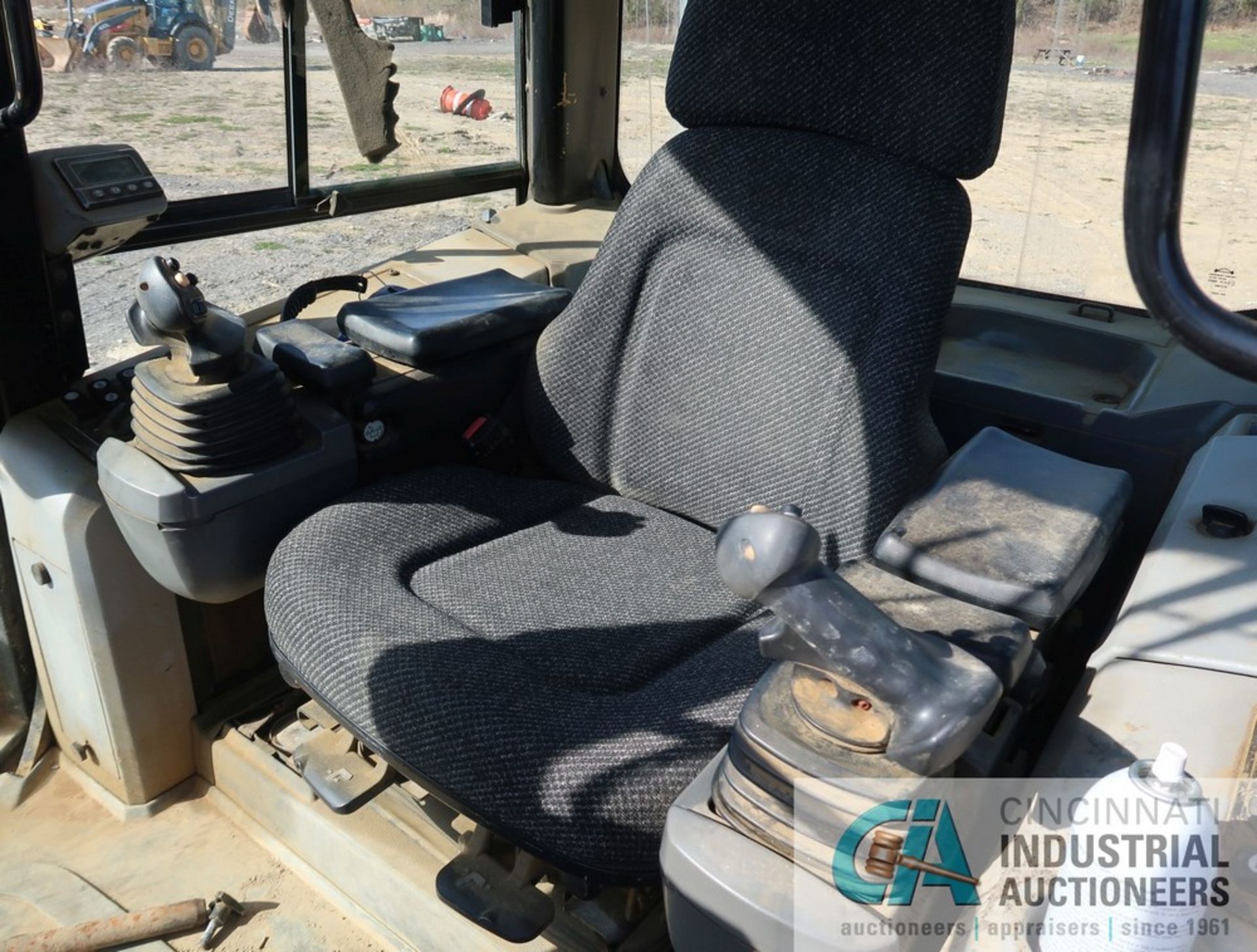 CATERPILLAR MODEL D6K XL CRAWLER DOZER; S/N CAT00D6KPFBH00552, SIX-WAY BLADE, HYDROSTATIC - Image 10 of 17