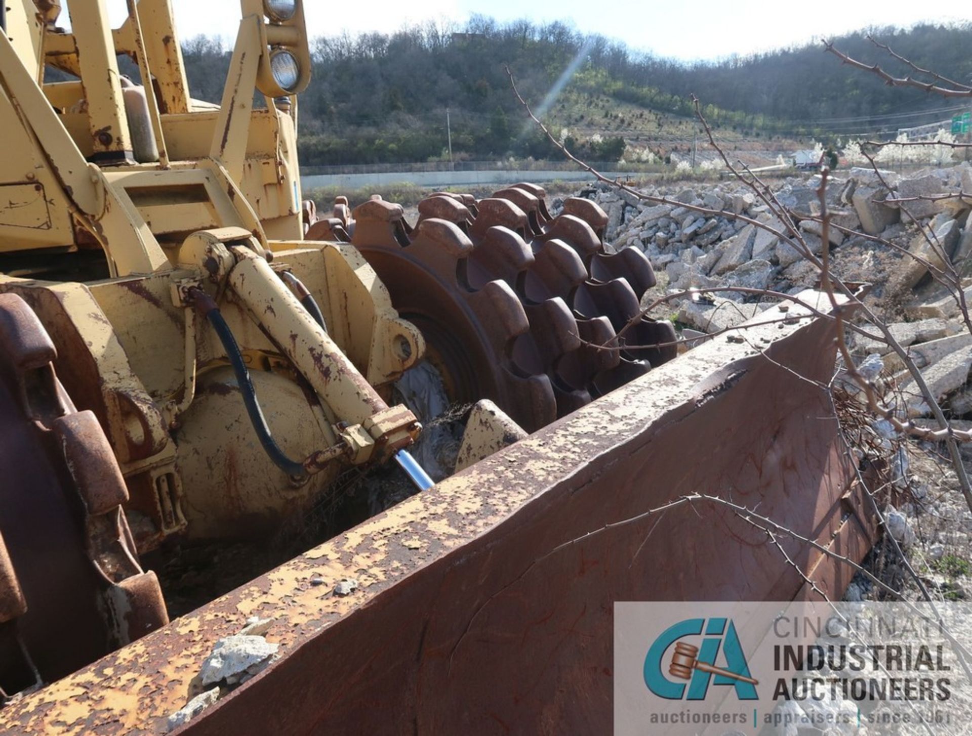 CATERPILLAR MODEL 825B SHEEPS FOOT COMPACTOR; S/N N/A (NEW 1973), 168" STRAIGHT BLADE, 46" WIDE - Image 7 of 16