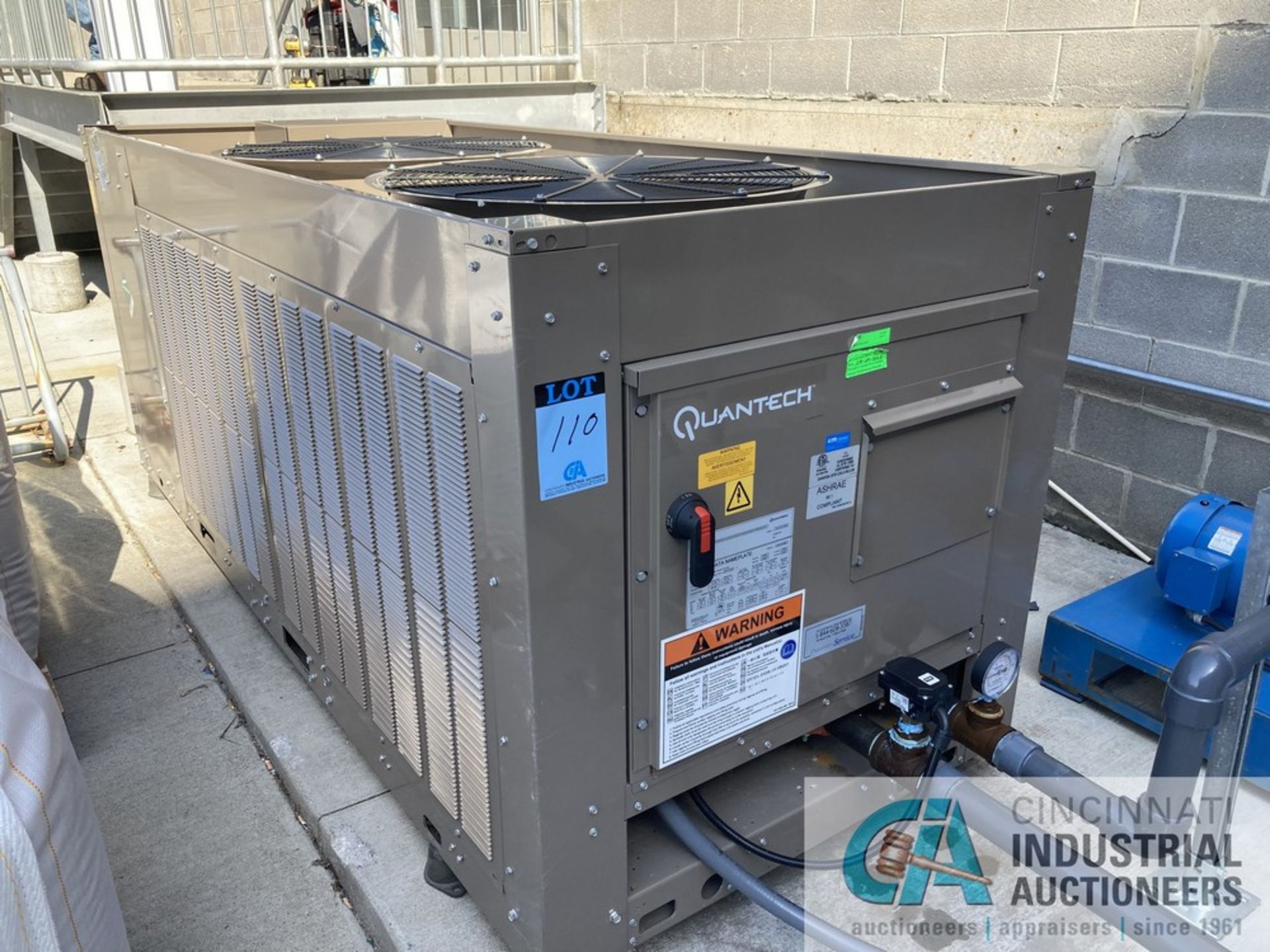 ****QUANTECH 2-FAN OUTDOOR USE CHILLER; S/N 82012K31478688 (NEW IN 2023) **SUBJECT TO HIGH BID - Image 5 of 7