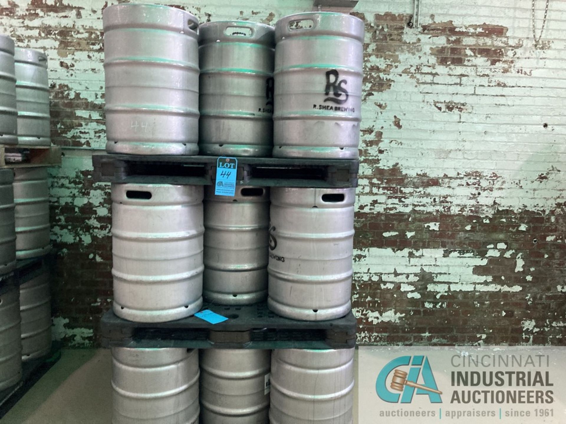 1/2 BBL KEGS **For convenience, the loading fee of $50.00 will be added to the invoice and paid to - Image 2 of 2
