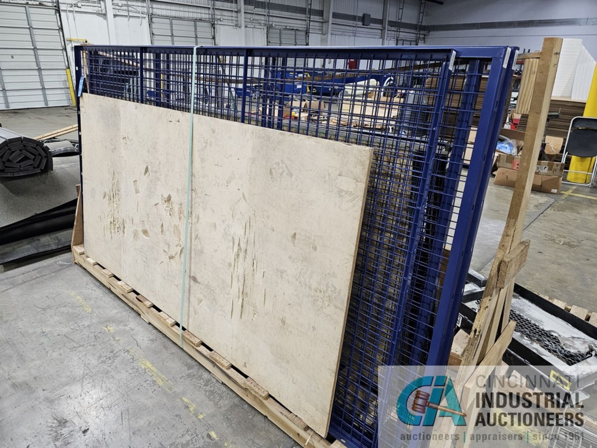 SKIDS MISCELLANEOUS WIRE FENCING
