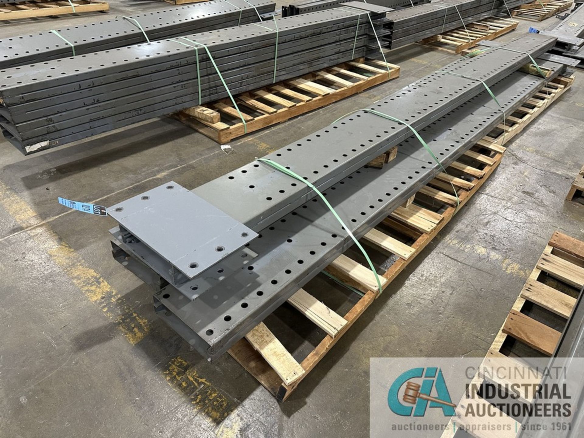 16' HIGH X 12" WIDE MEECO CANTILEVER RACK UPRIGHTS - 5000 Series - Image 3 of 5