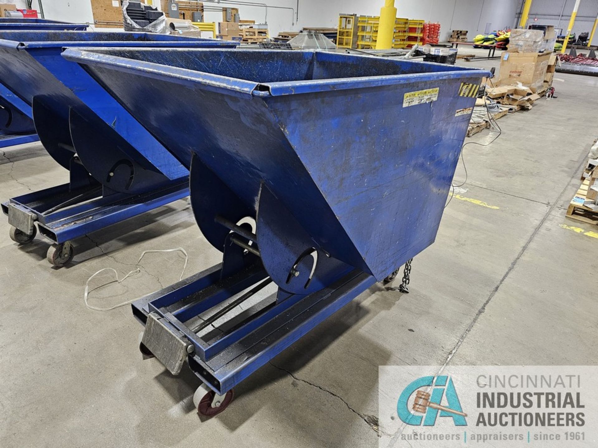 2,000 LB. VESTIL GLOBAL MODEL D-100-HD DUMP HOPPER - Image 2 of 3