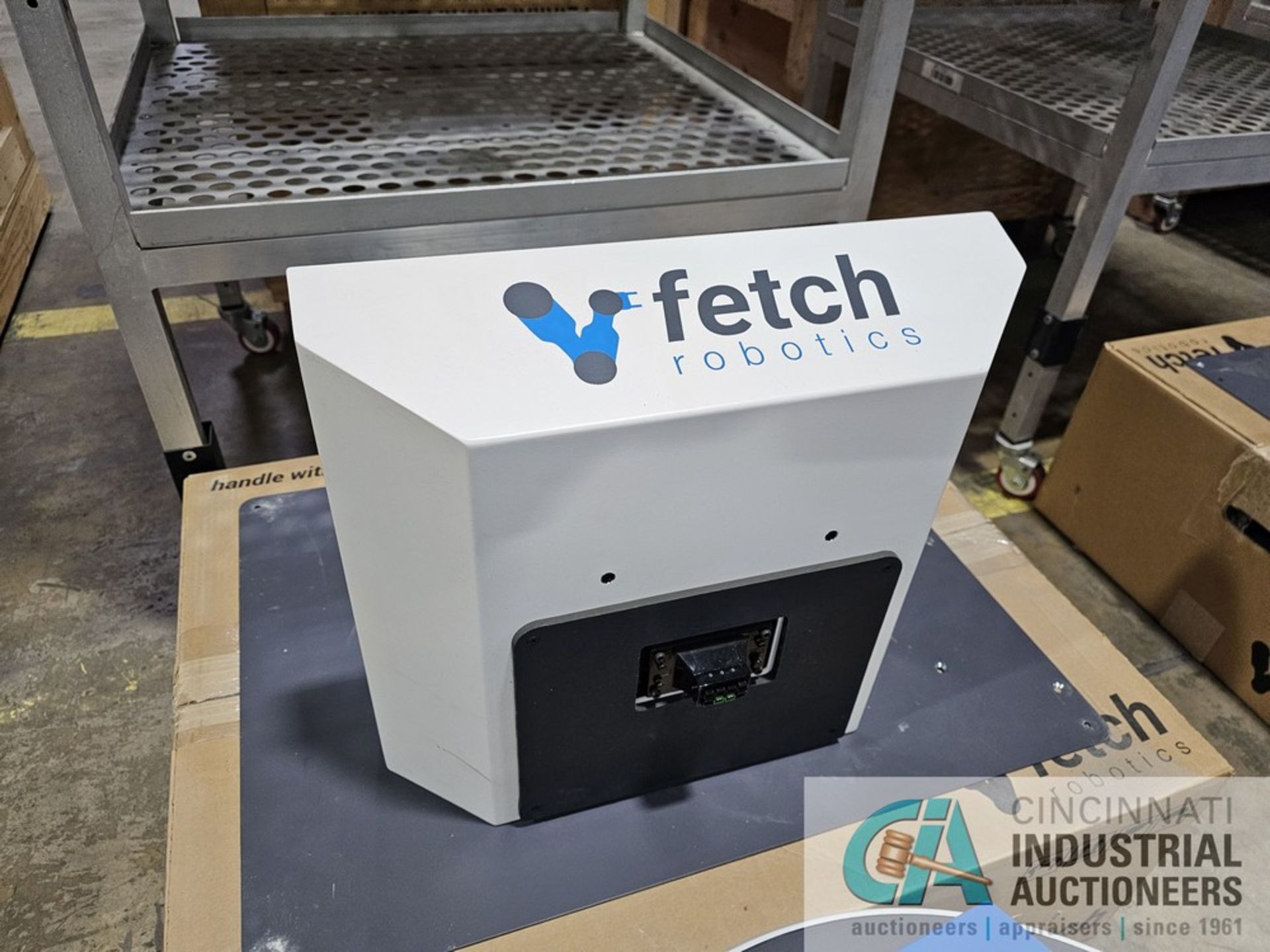 FETCH ROBOTICS CART CONNECT FRIEGHT 125 CART TRANSPORT ROBOT MODEL 100 DOCKING STATION, 32" X 32" - Image 6 of 9