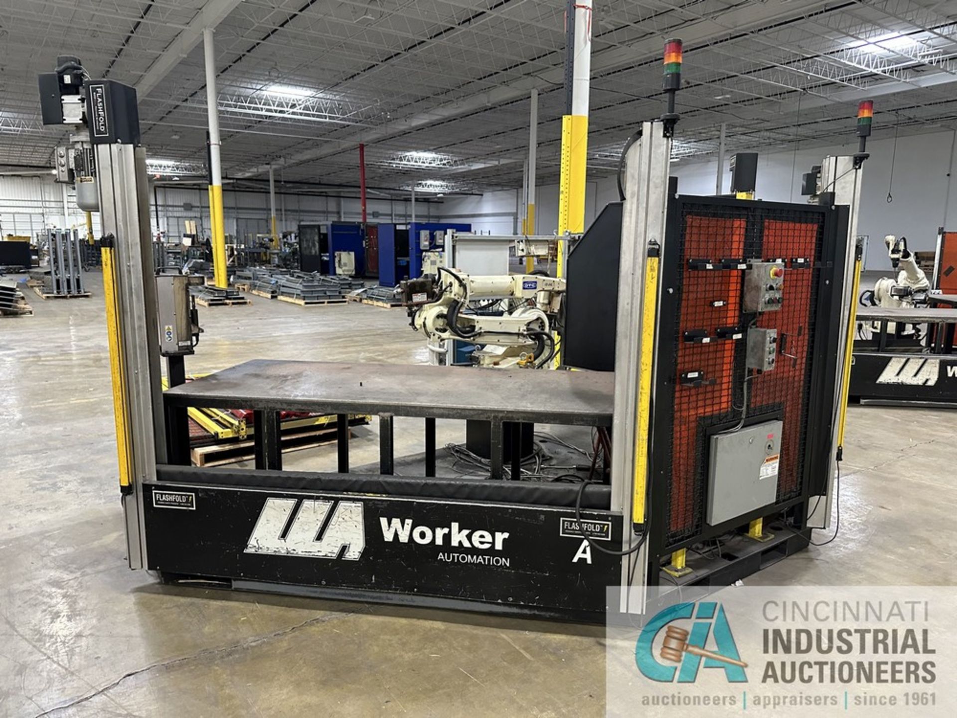 OTC WORKER AUTOMATION SINGLE-ROBOT TWO-STATION ROBOTIC WELDING CELL; OTC MODEL FD-B4L ROBOT, FD11- - Image 4 of 20