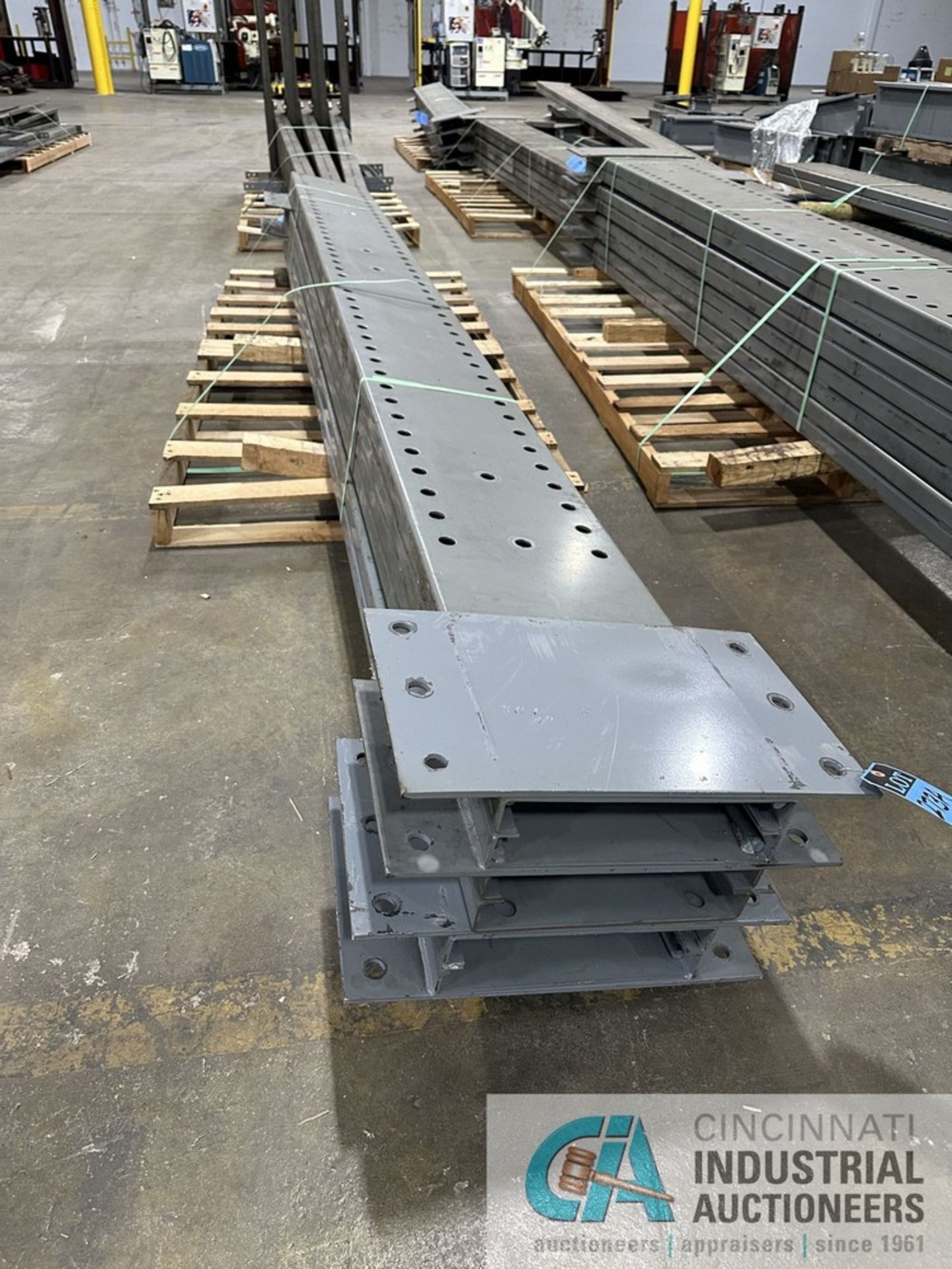 12' HIGH X 11" WIDE MEECO CANTILEVER RACK UPRIGHTS - 5000 Series - Image 3 of 5