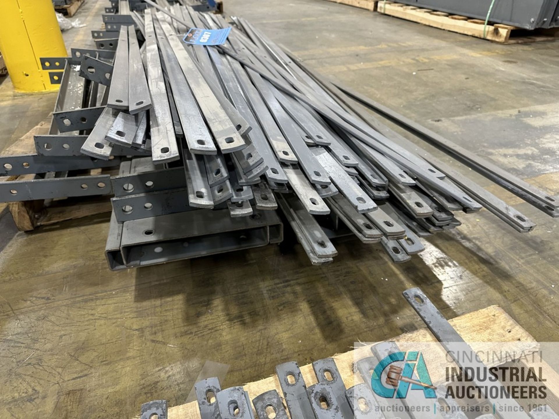 (LOT) MISCELLANEOUS MEECO CANTILEVER RACK COMPONENTS (1-SKID) - Image 2 of 3