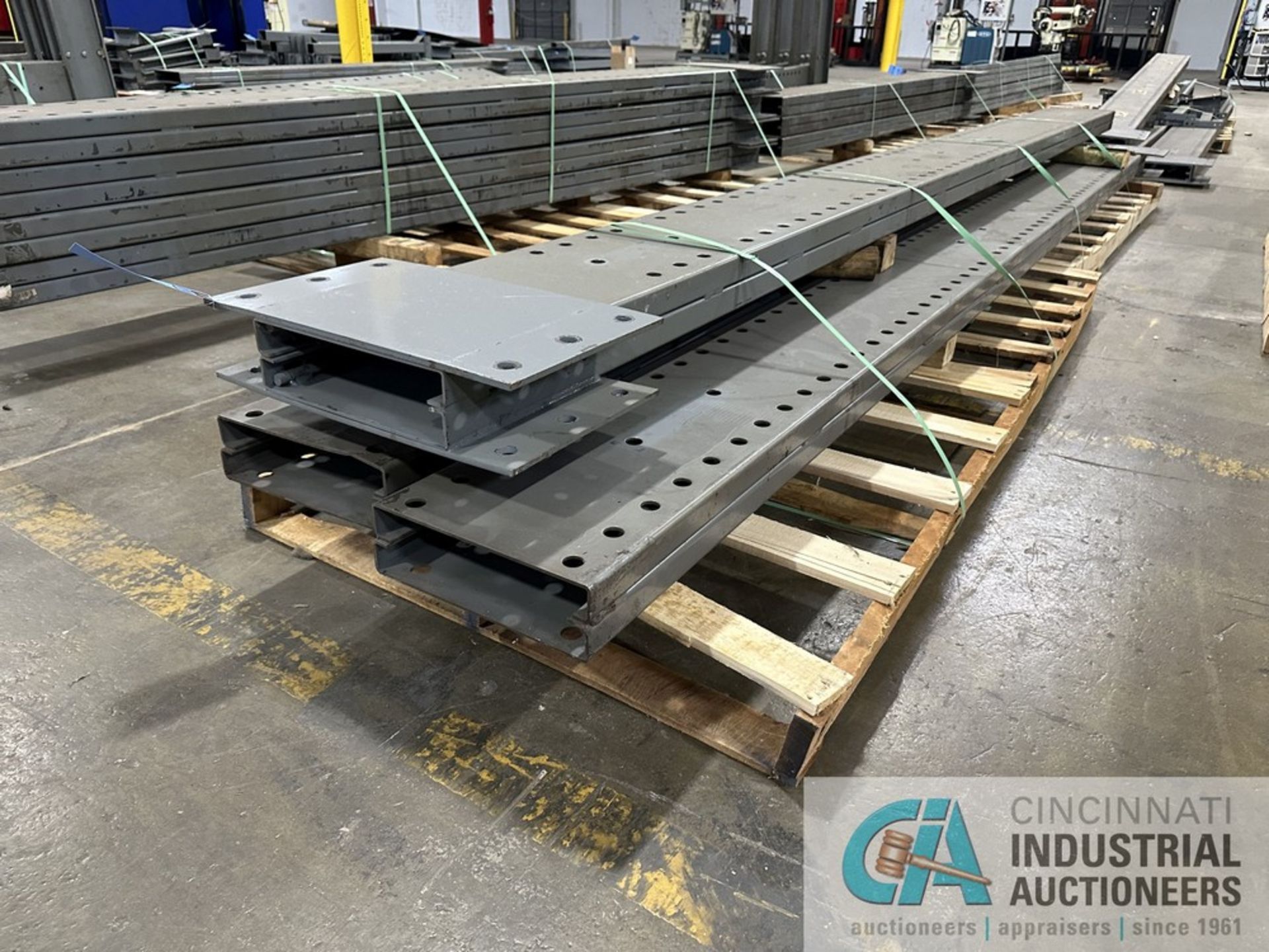 16' HIGH X 12" WIDE MEECO CANTILEVER RACK UPRIGHTS - 5000 Series - Image 4 of 5