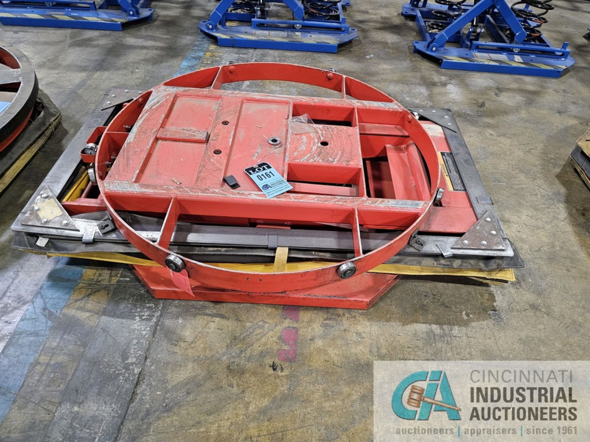 44" DIAMETER PNEUMATIC SCISSOR TABLE