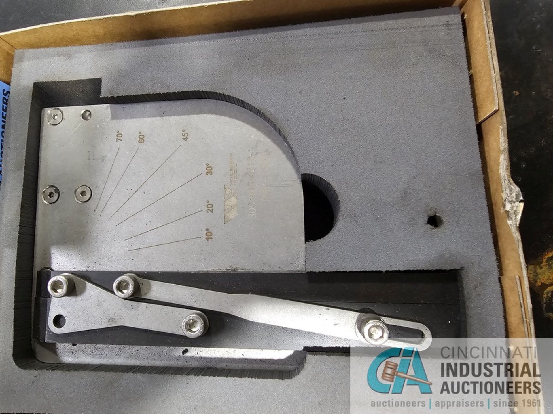 WILSON MODEL 42750L PRESS BRAKE MAGNETIC SQUARING BLOCK - Image 2 of 3