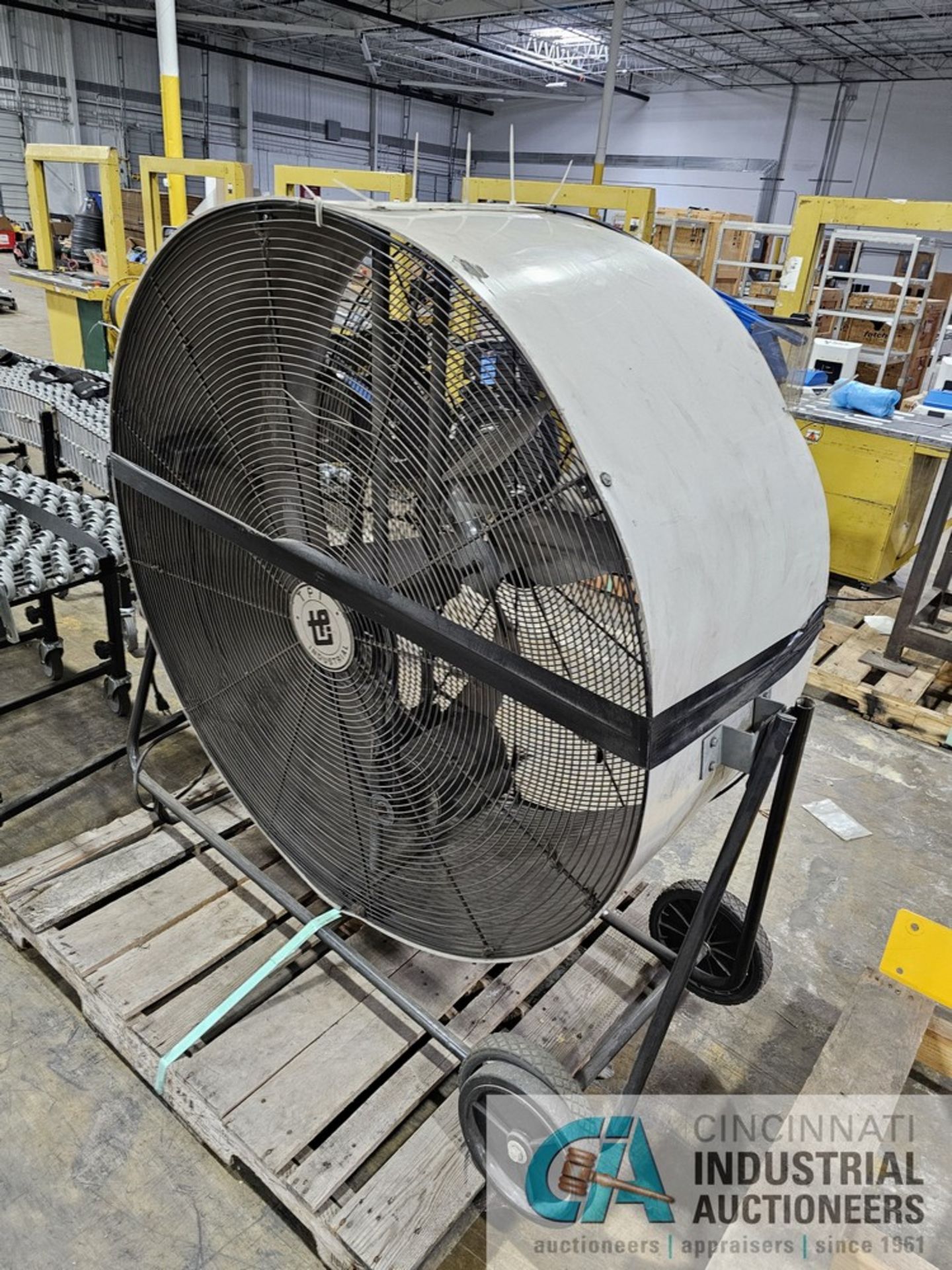 48" TPI SHOP FAN - Image 2 of 3