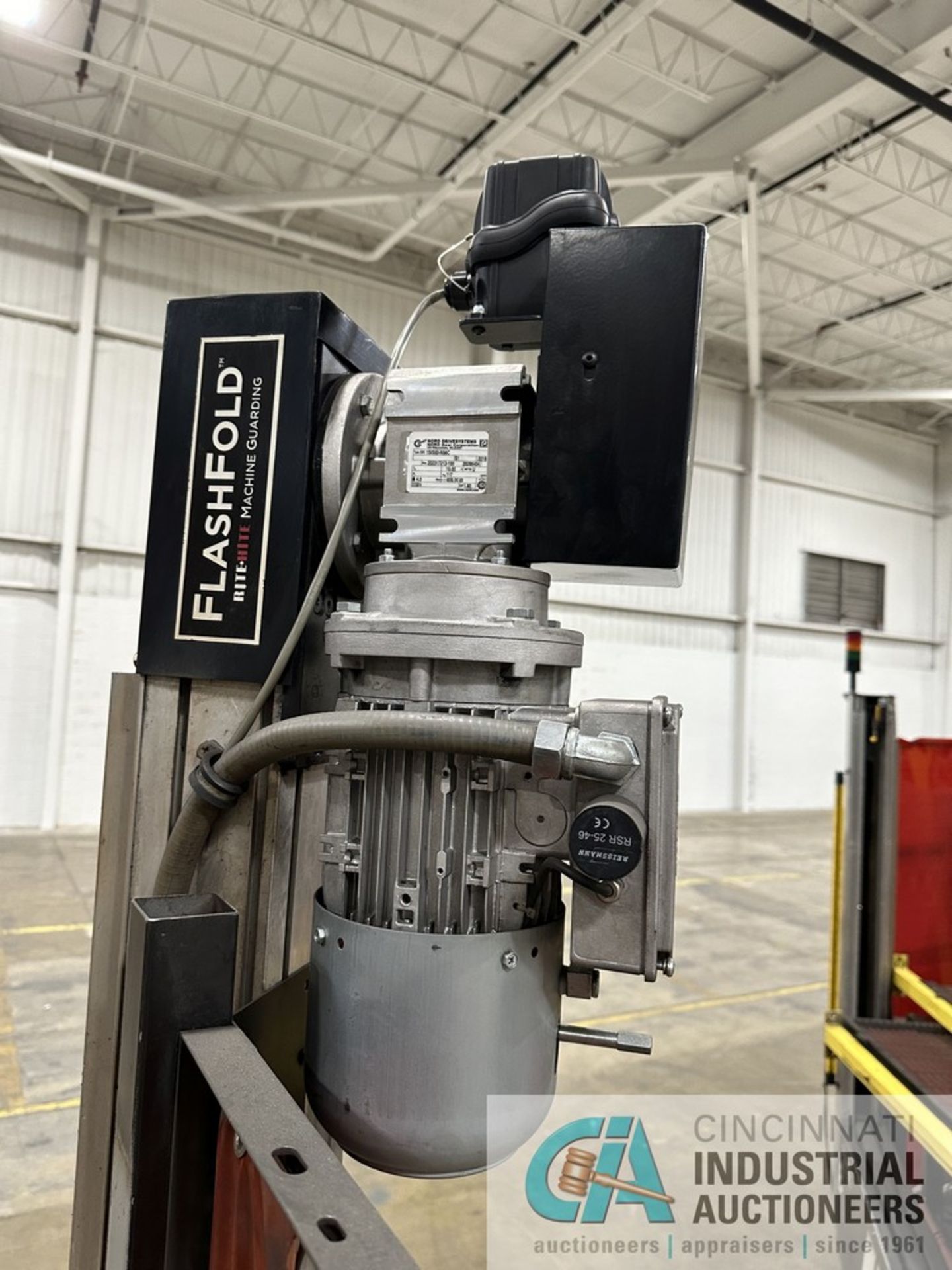 OTC WORKER AUTOMATION SINGLE-ROBOT TWO-STATION ROBOTIC WELDING CELL; OTC MODEL FD-B4L ROBOT, FD11- - Image 12 of 20