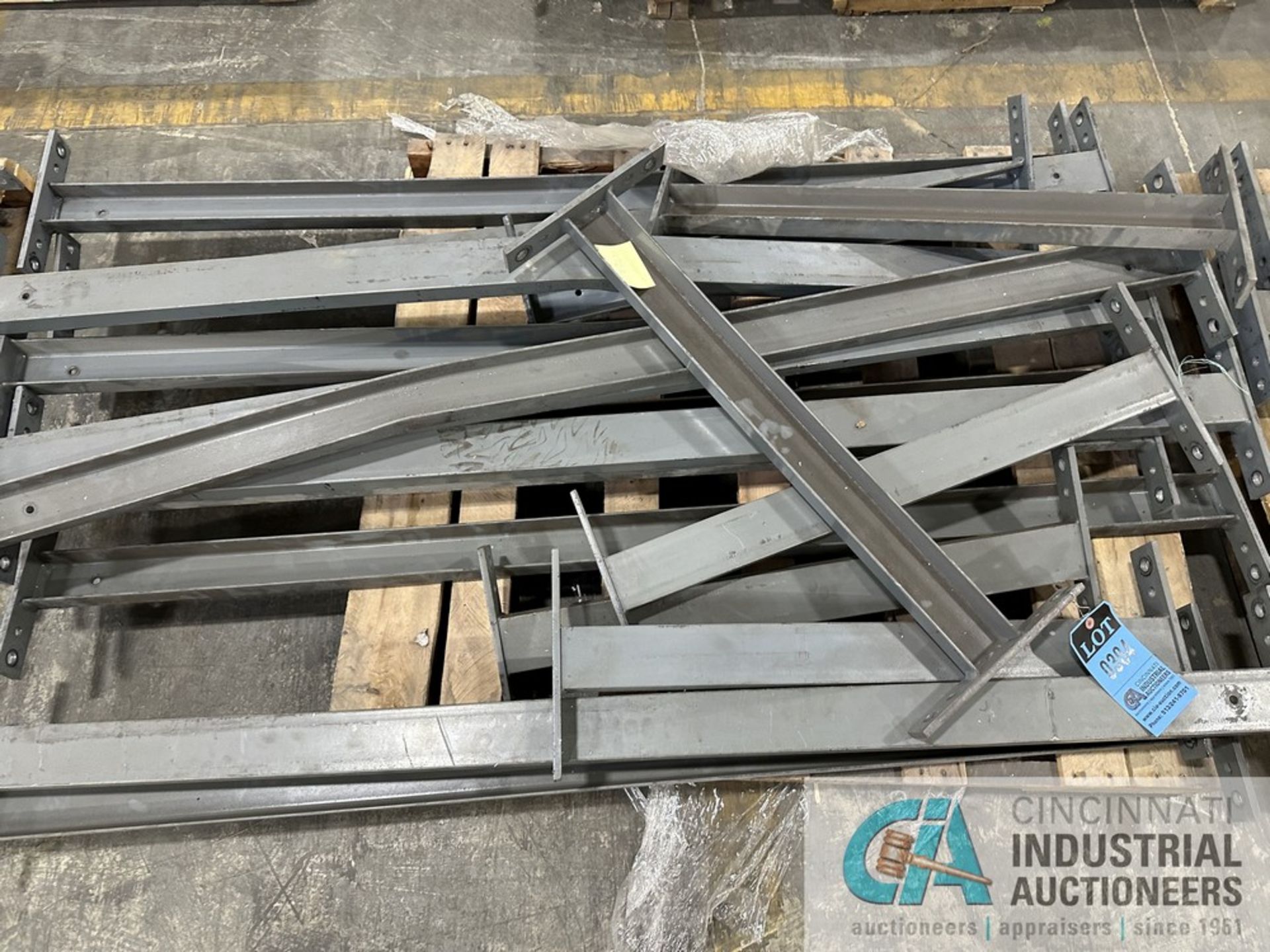 (LOT) 68" AND 32" MEECO CANTILEVER RACK SPACER BRACES (1-SKID) - Image 2 of 3