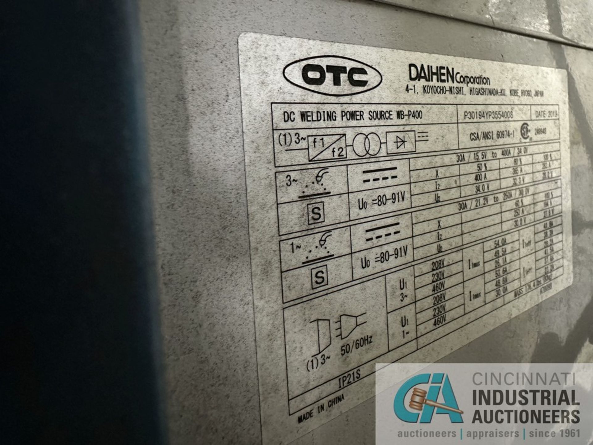 OTC WORKER AUTOMATION SINGLE-ROBOT TWO-STATION ROBOTIC WELDING CELL; OTC MODEL FD-B4L ROBOT, FD11- - Image 17 of 20