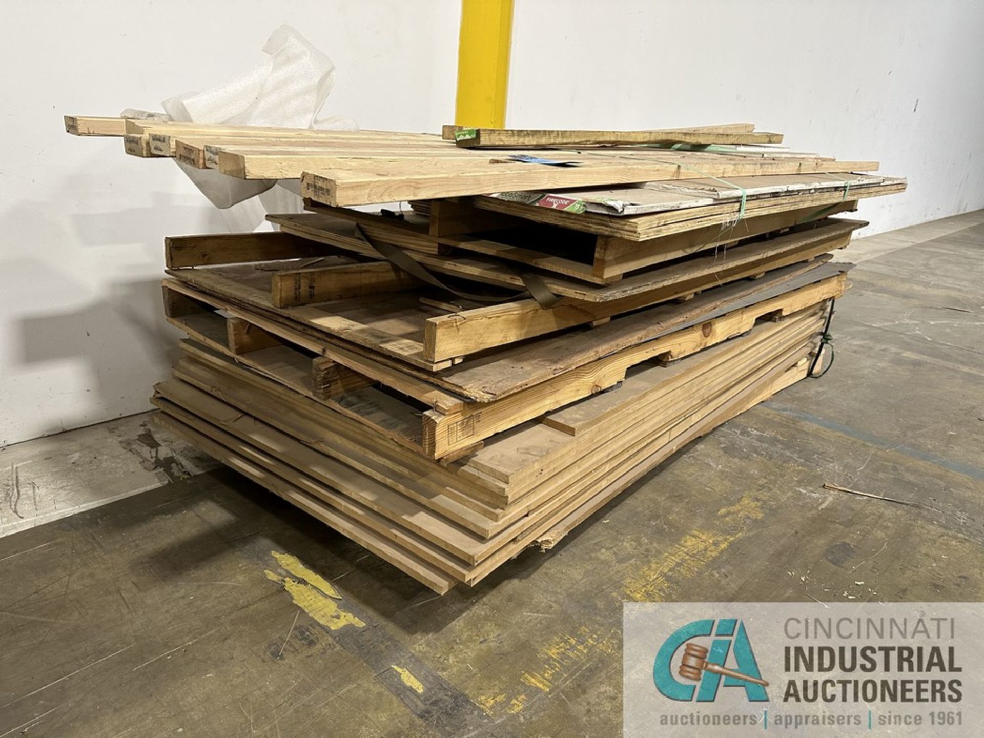 (LOT) PLYWOOD AND PRESS WOOD (3-STACKS) - Image 4 of 4