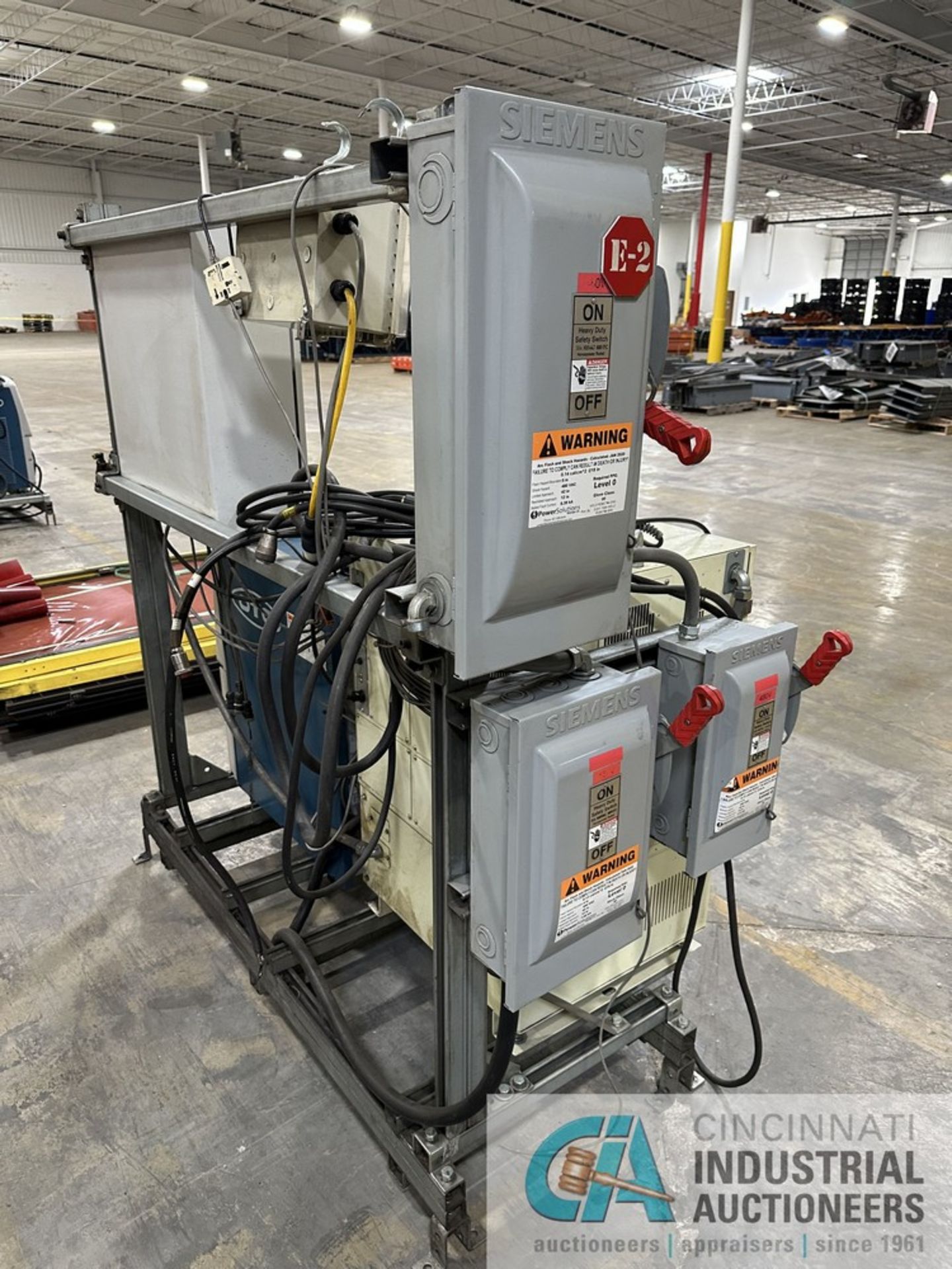 OTC WORKER AUTOMATION SINGLE-ROBOT TWO-STATION ROBOTIC WELDING CELL; OTC MODEL FD-B4L ROBOT, FD11- - Image 18 of 20