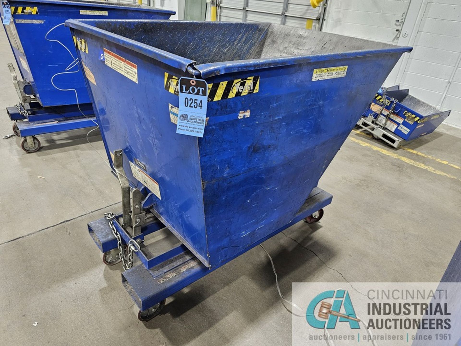 2,000 LB. VESTIL GLOBAL MODEL D-100-HD DUMP HOPPER