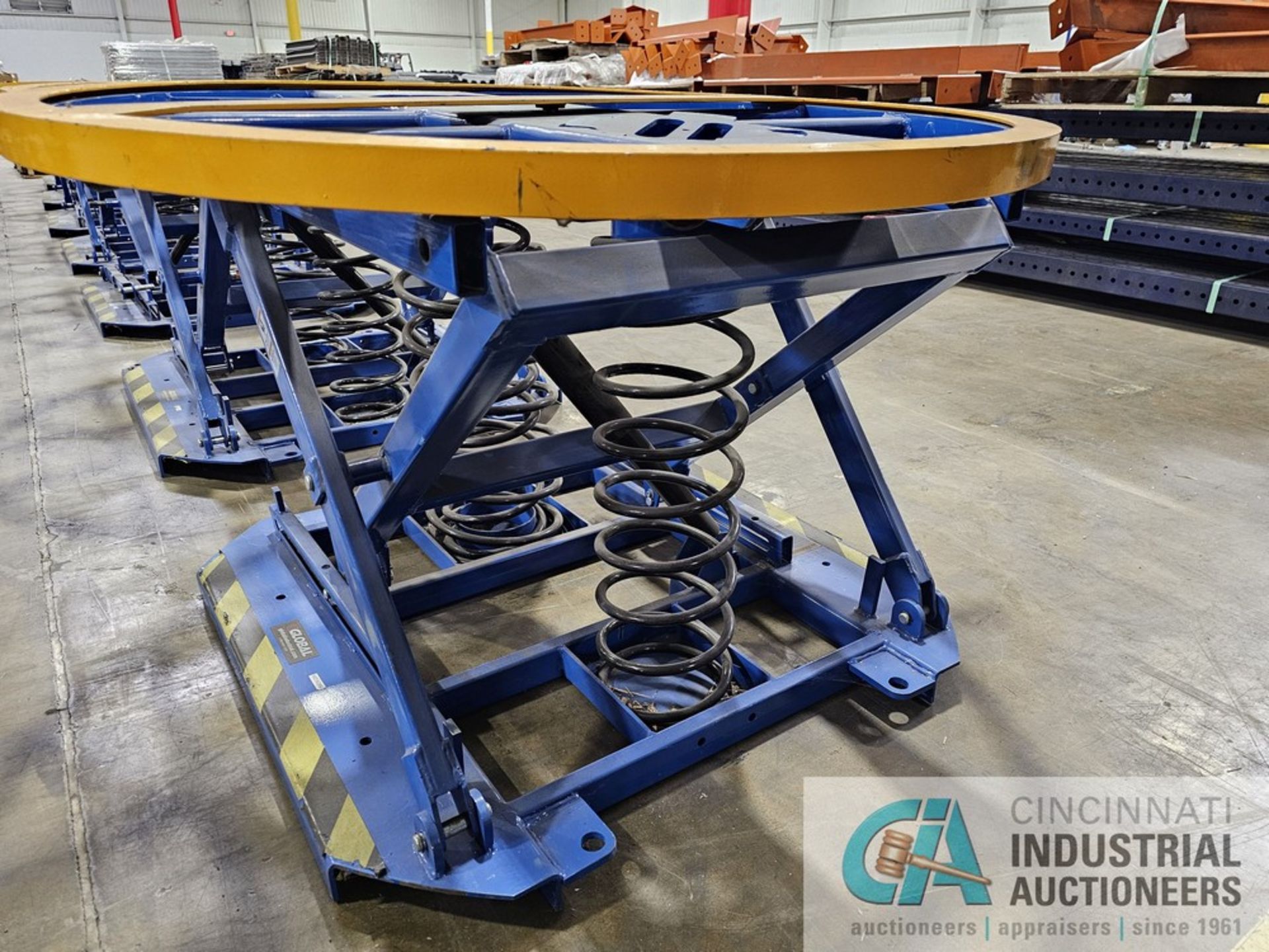 44" DIAMETER GLOBAL INDUSTRIAL SPRING LOADED SCISSOR TABLE - Image 2 of 4