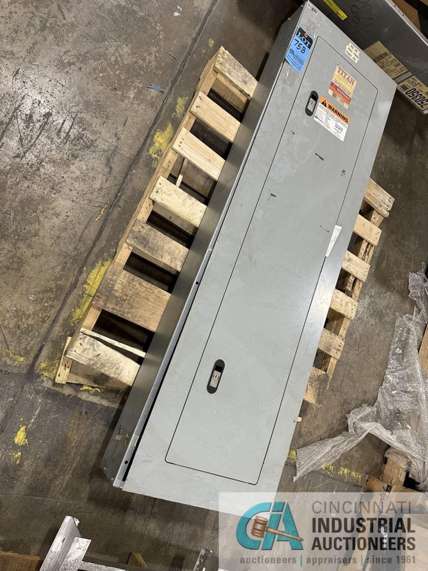 SEIMENS 600 AMP BREAKER PANEL