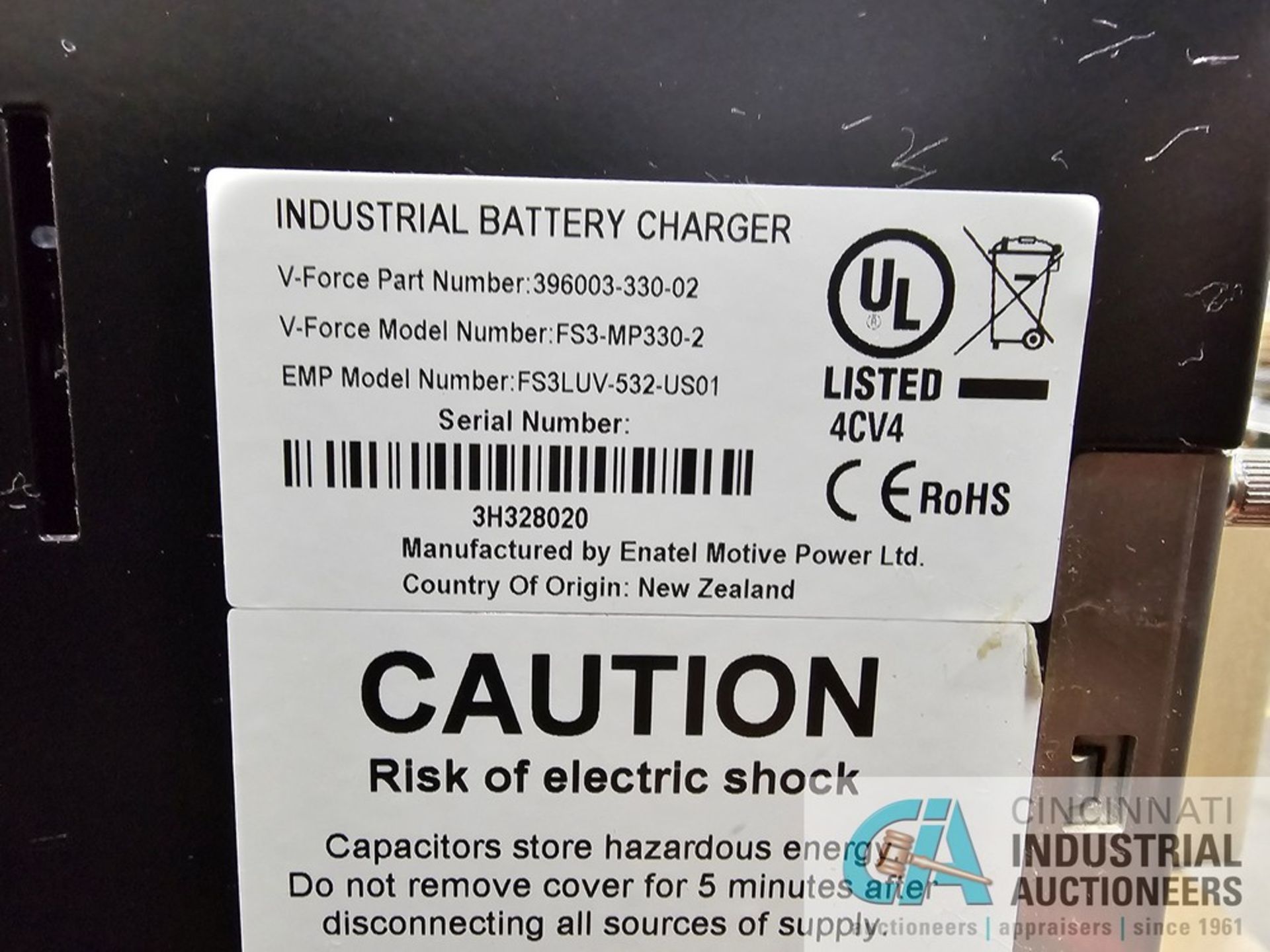 24 VOLT V FORCE MODEL FS3-MP330-2 BATTERY CHARGER; S/N 3H32808 - Image 3 of 4