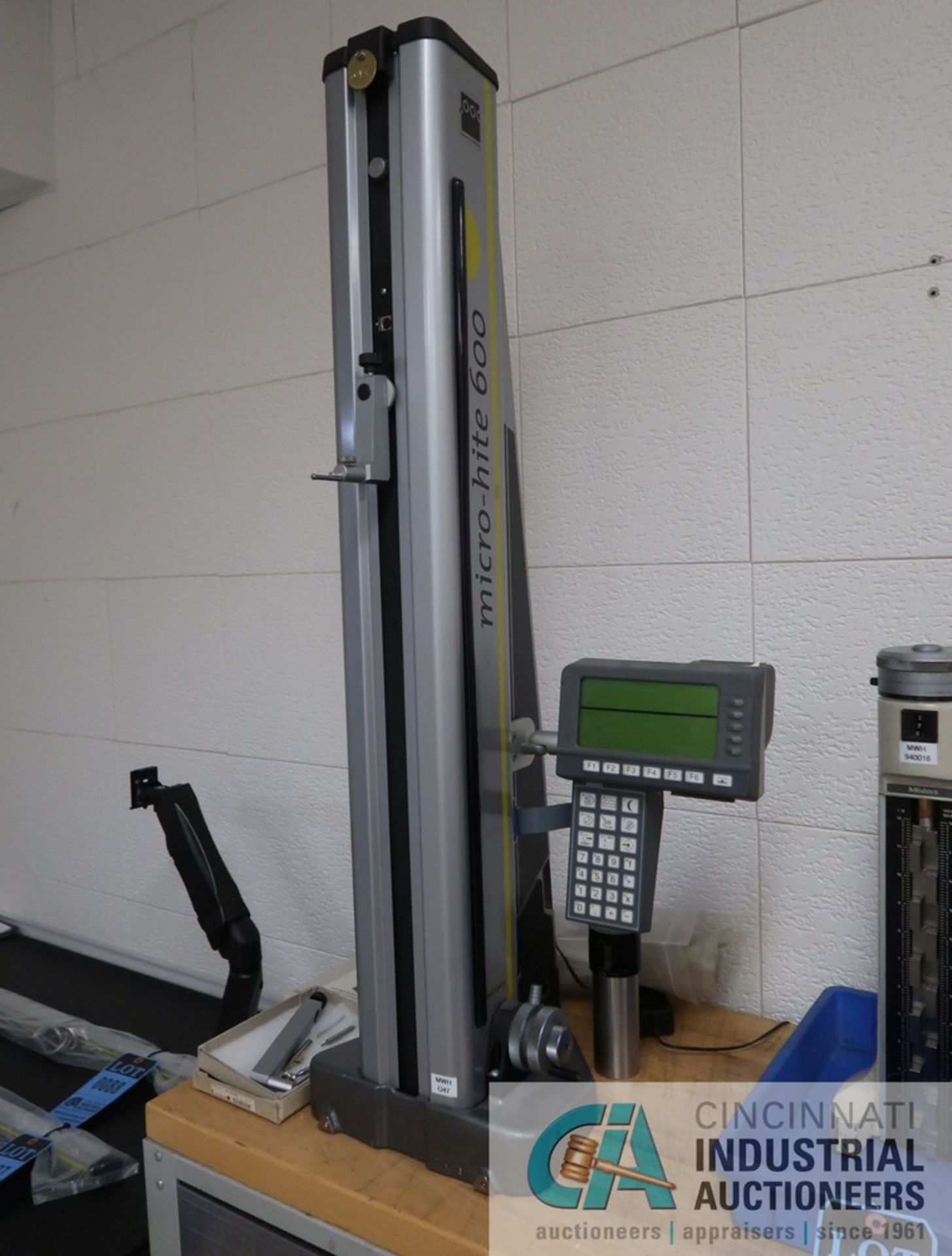 BROWN AND SHARPE MODEL MICROHITE 600 HEIGHT GAGE; S/N 3K-0047-12 - Image 2 of 4