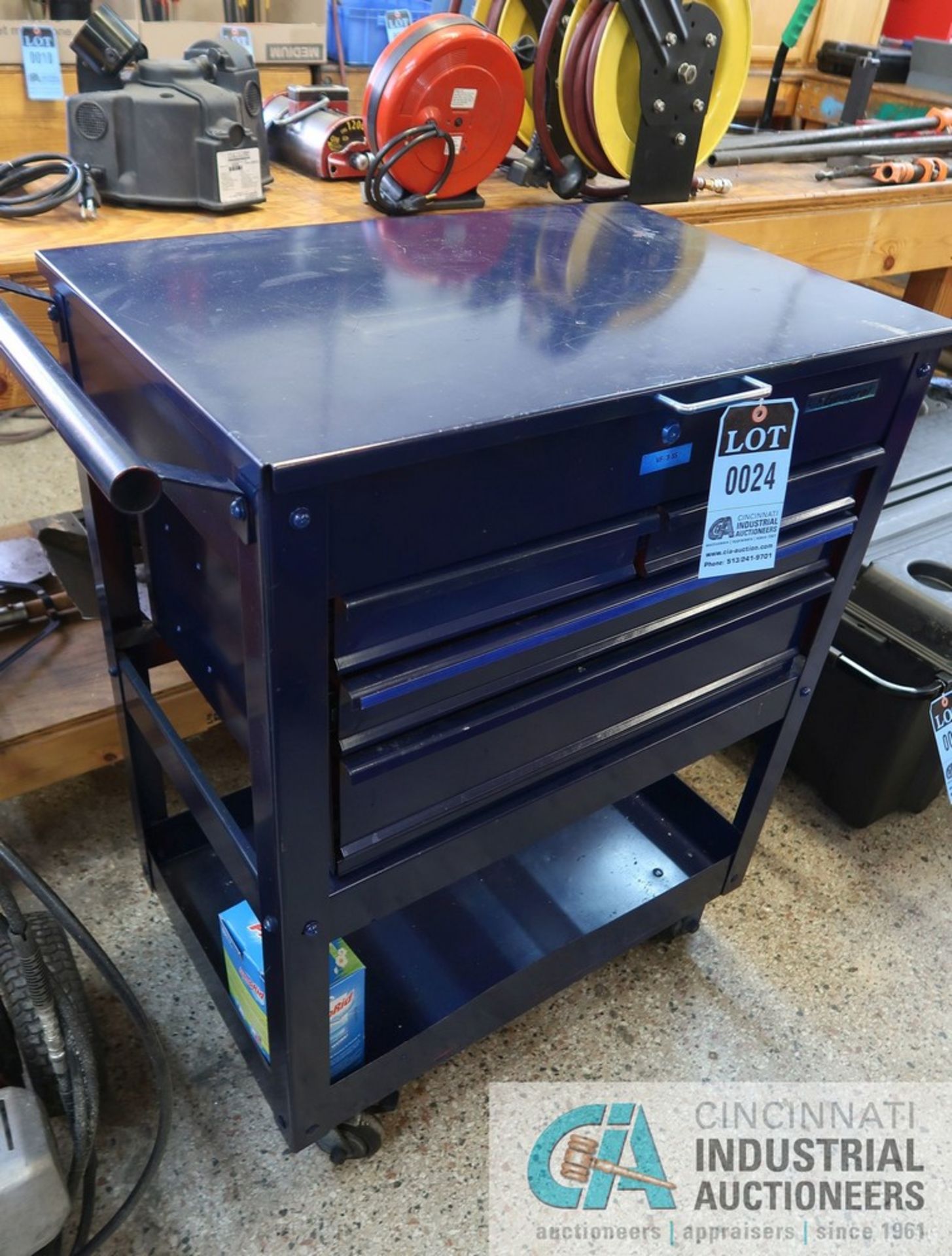 US GENERAL FOUR DRAWER PORTABLE TOOL CART AND CONTENTS