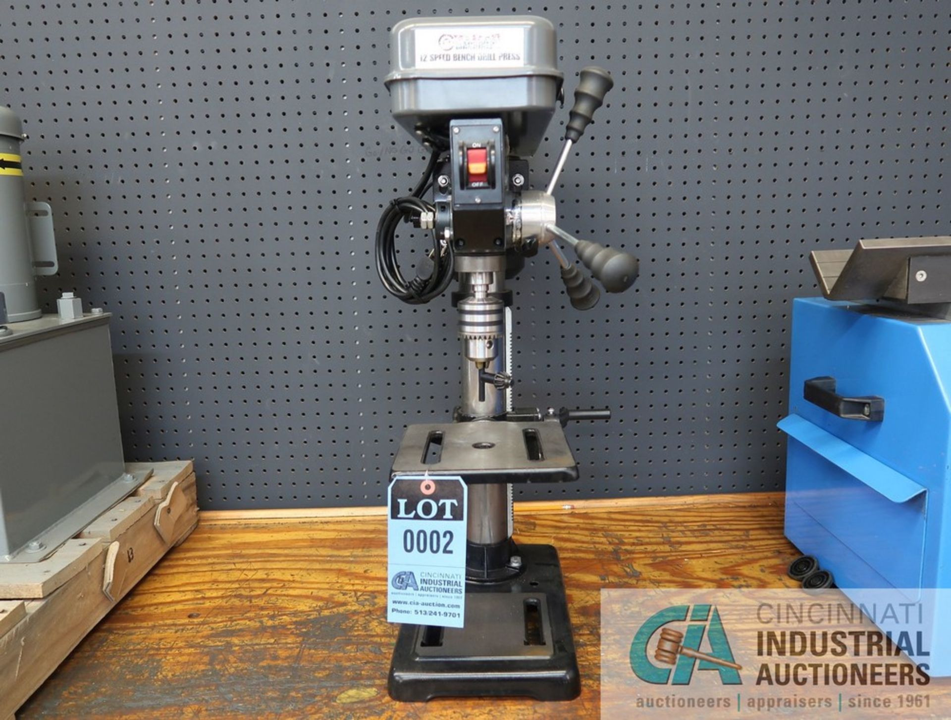 10" CENTRAL MACHINERY 12-SPEED BENCH DRILL
