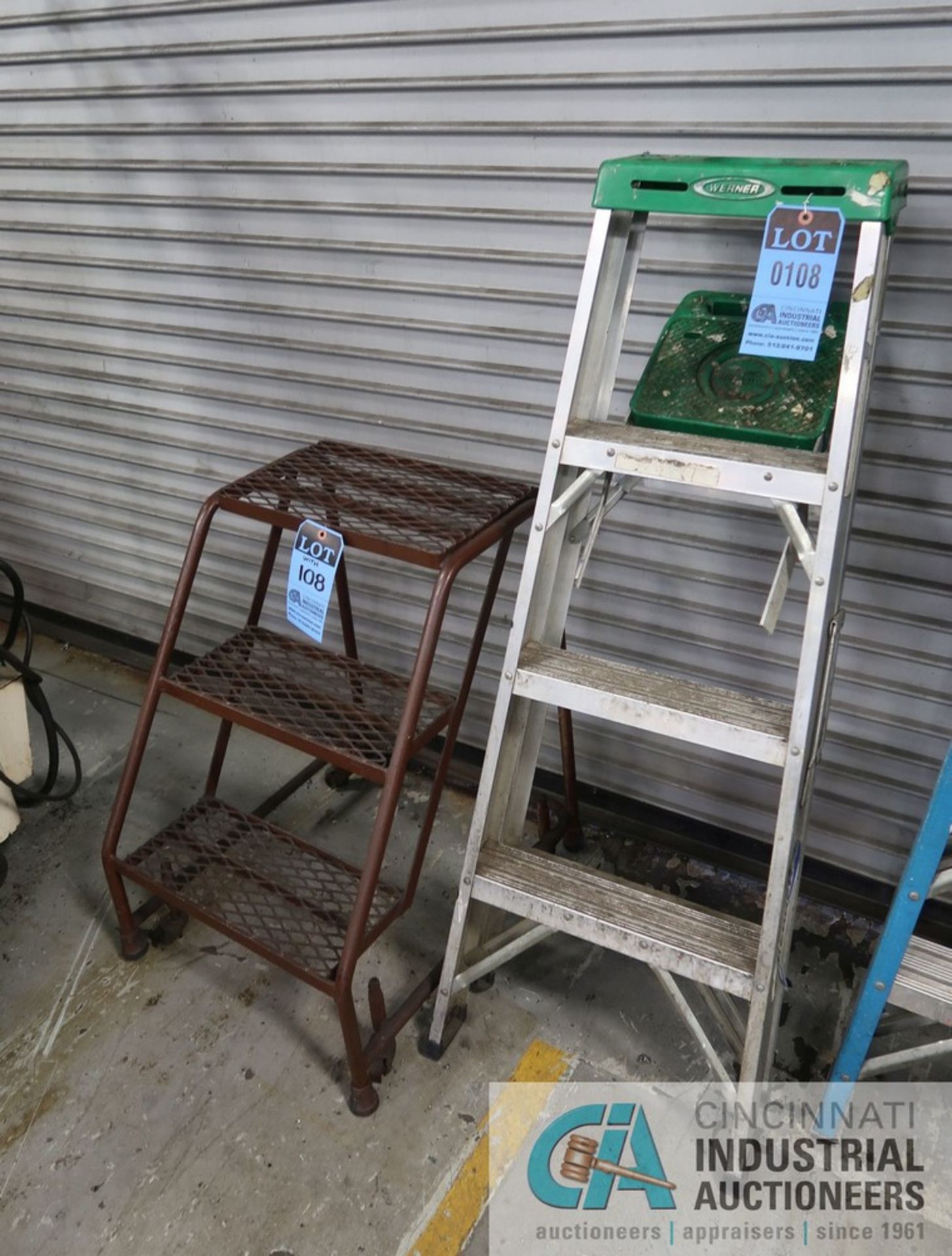 4' WERNER FIBERGLASS STEP LADDER WITH THREE STEP UTILITY LADDER