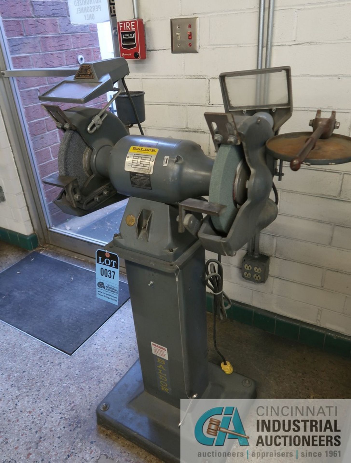 10" BALDOR CAT NO. 1022WD DOUBLE END STAND MOUNTED GRINDER; S/N P1098, 1 HP, SINGLE PHASE - Image 2 of 2