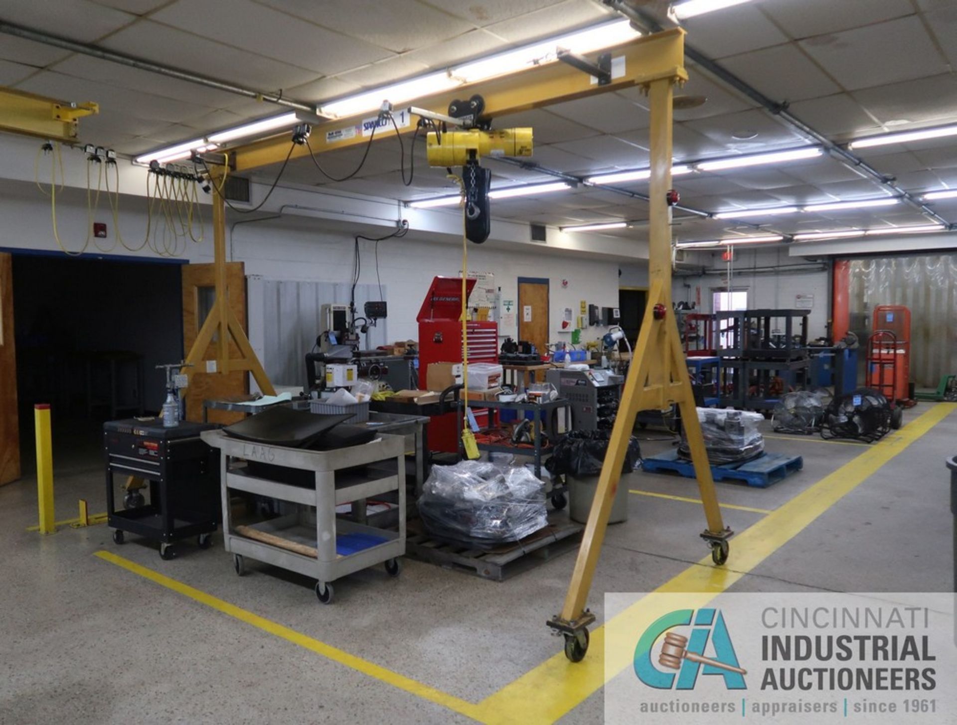 1 TON CAPACITY SPANCO TRACK RUNNING GANTRY CRANE WITH 1 TON CAPACITY BUDGIT PENDANT CONTROL CHAIN - Image 2 of 9