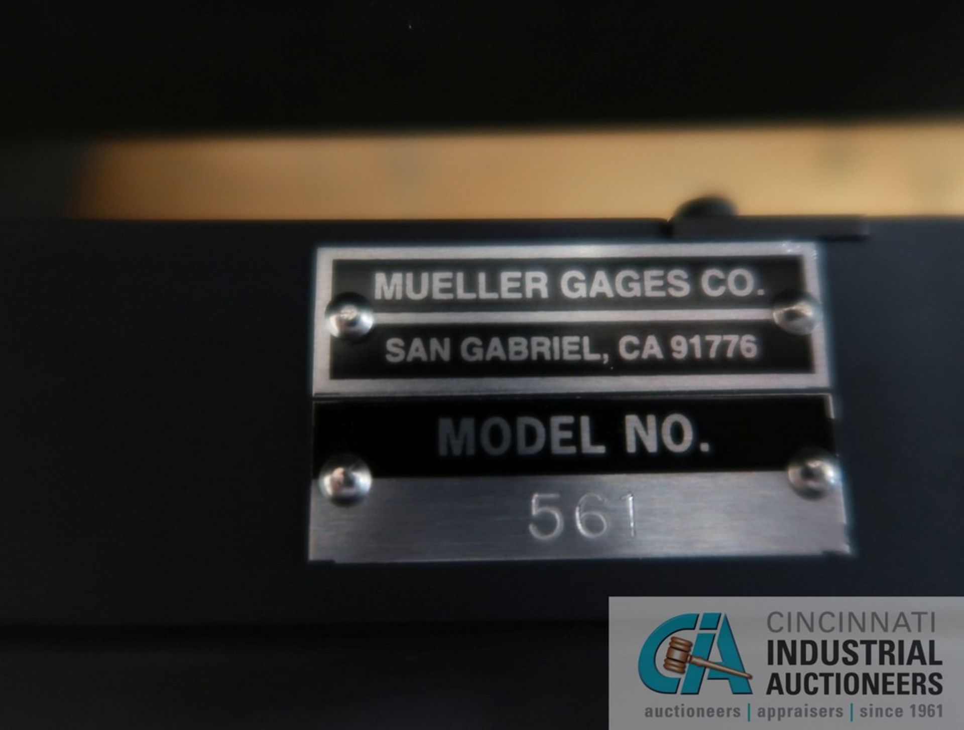 MUELLER GAGE CO. MODEL 591 12" - 18" INSIDE AND OUTSIDE DIAMETER RANGE SET GAGE, 0-1" DEPTH RANGE - Image 4 of 4