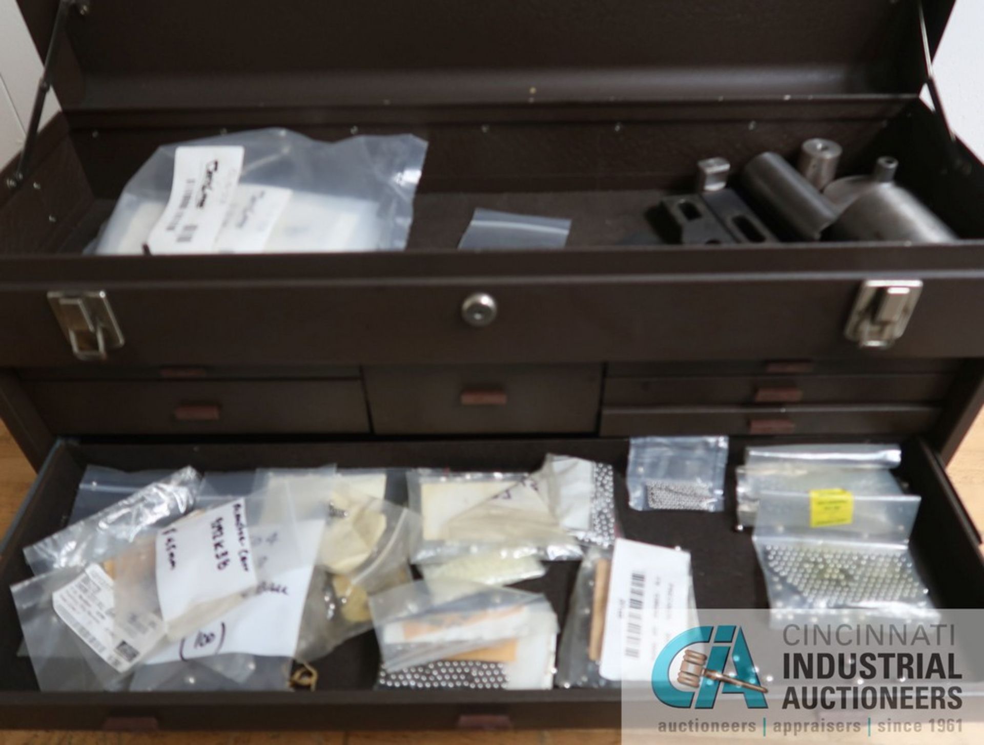 KENNEDY EIGHT-DRAWER MACHINISTS TOOL CHEST - Image 5 of 6