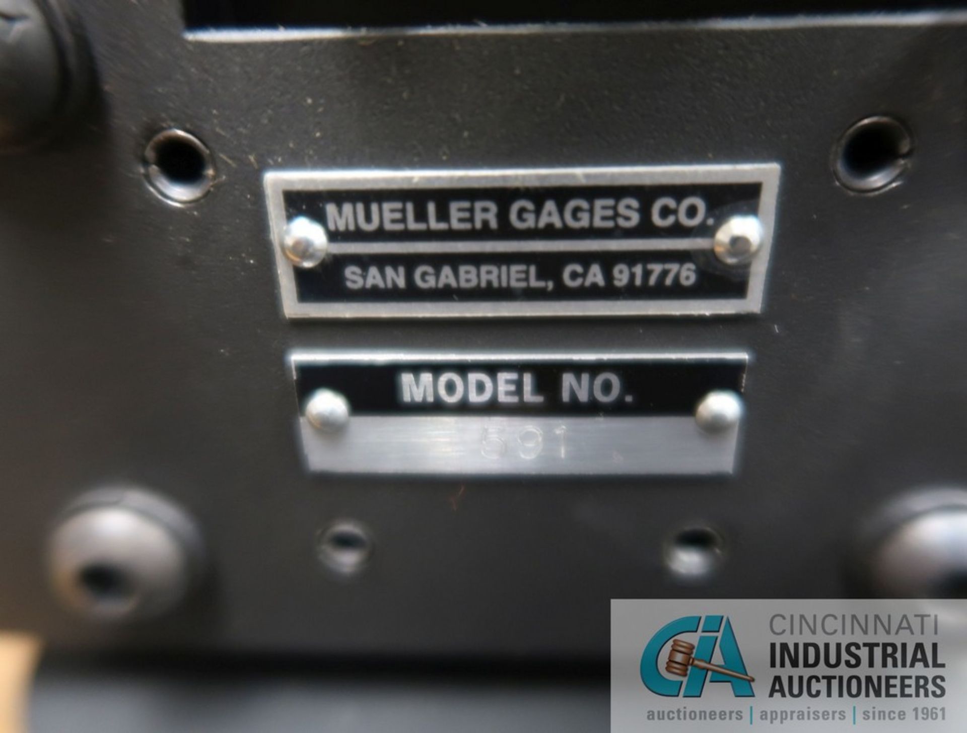 MUELLER GAGE CO. MODEL 591 12" - 18" INSIDE AND OUTSIDE DIAMETER RANGE SET GAGE, 0-1" DEPTH RANGE - Image 3 of 4