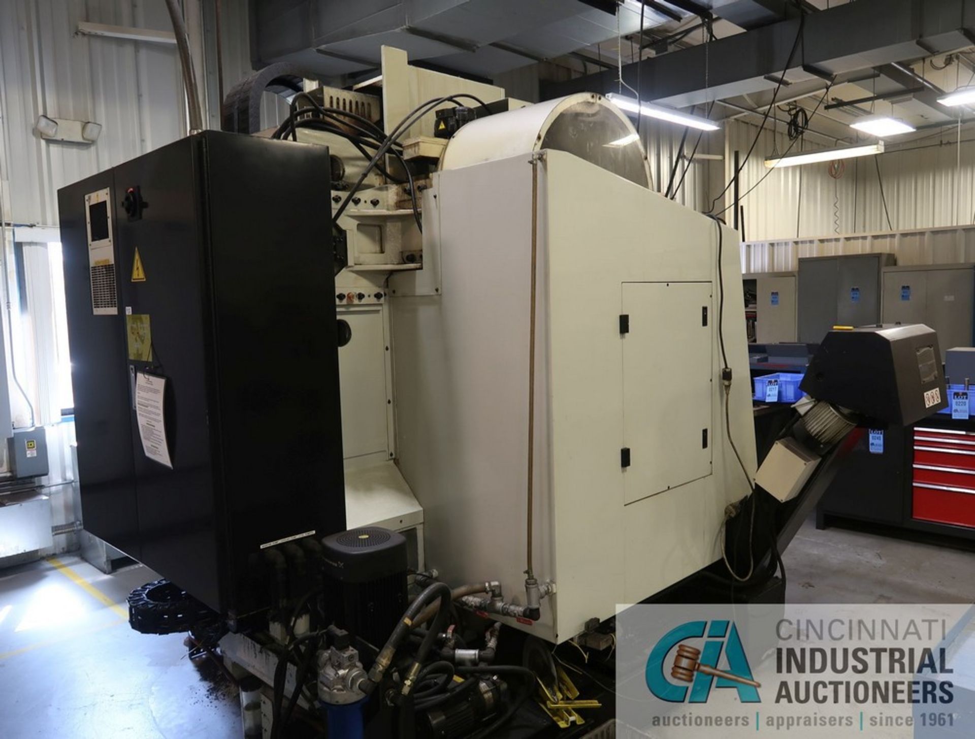 HURCO MODEL VMX24 CNC VERTICAL MACHINING CENTER; S/N 06001019EHA (NEW 2009), CAT 40 TAPER - Image 4 of 14