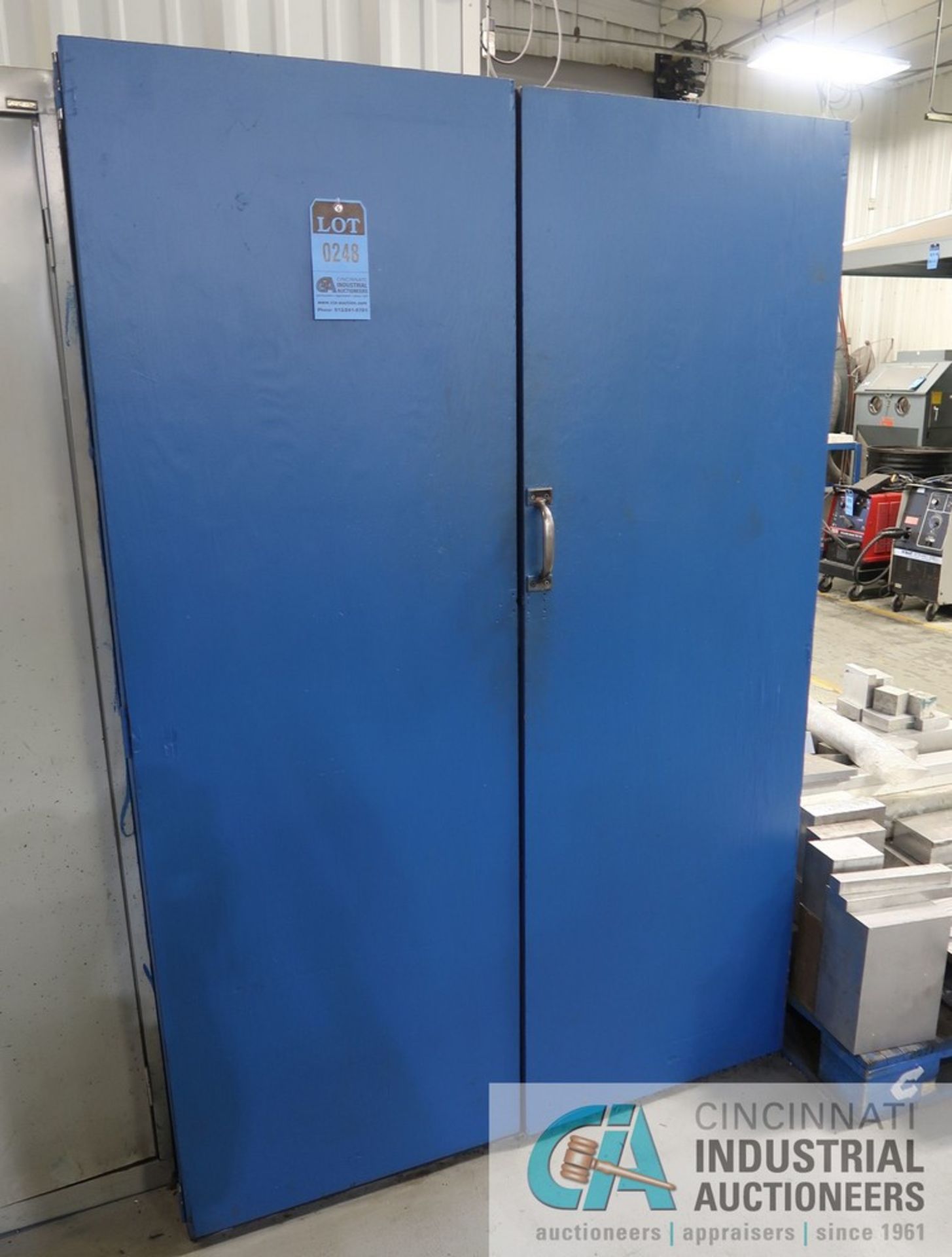 (LOT) MISCELLANEOUS COLLETS, TOOLING, FIXTURES AND OTHER RELATED ITEMS WITH TWO-DOOR CABINET